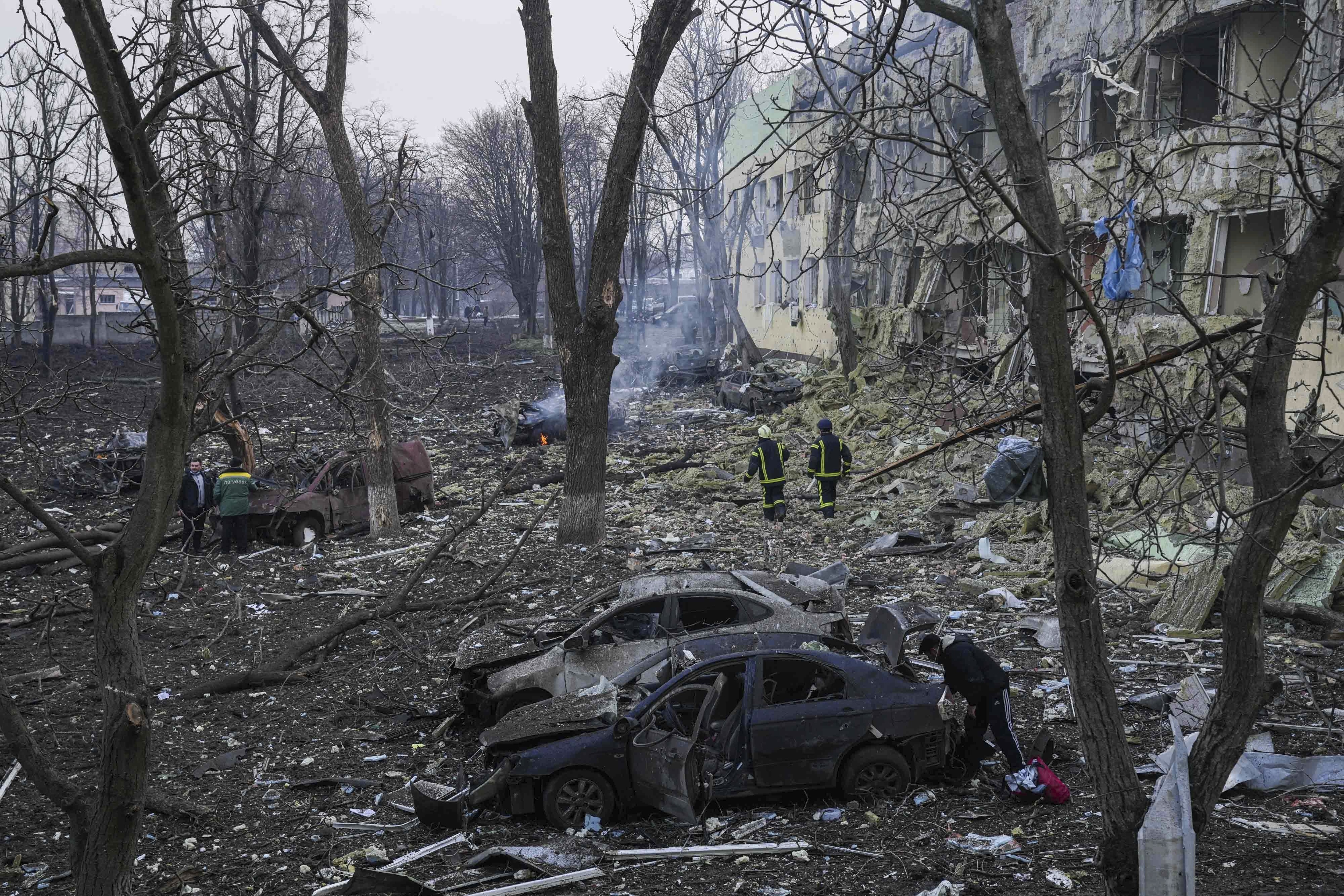 Украинцы бомбят россию. Разрушенный Мариуполь 2022. Разбомбленный Мариуполь 2022.