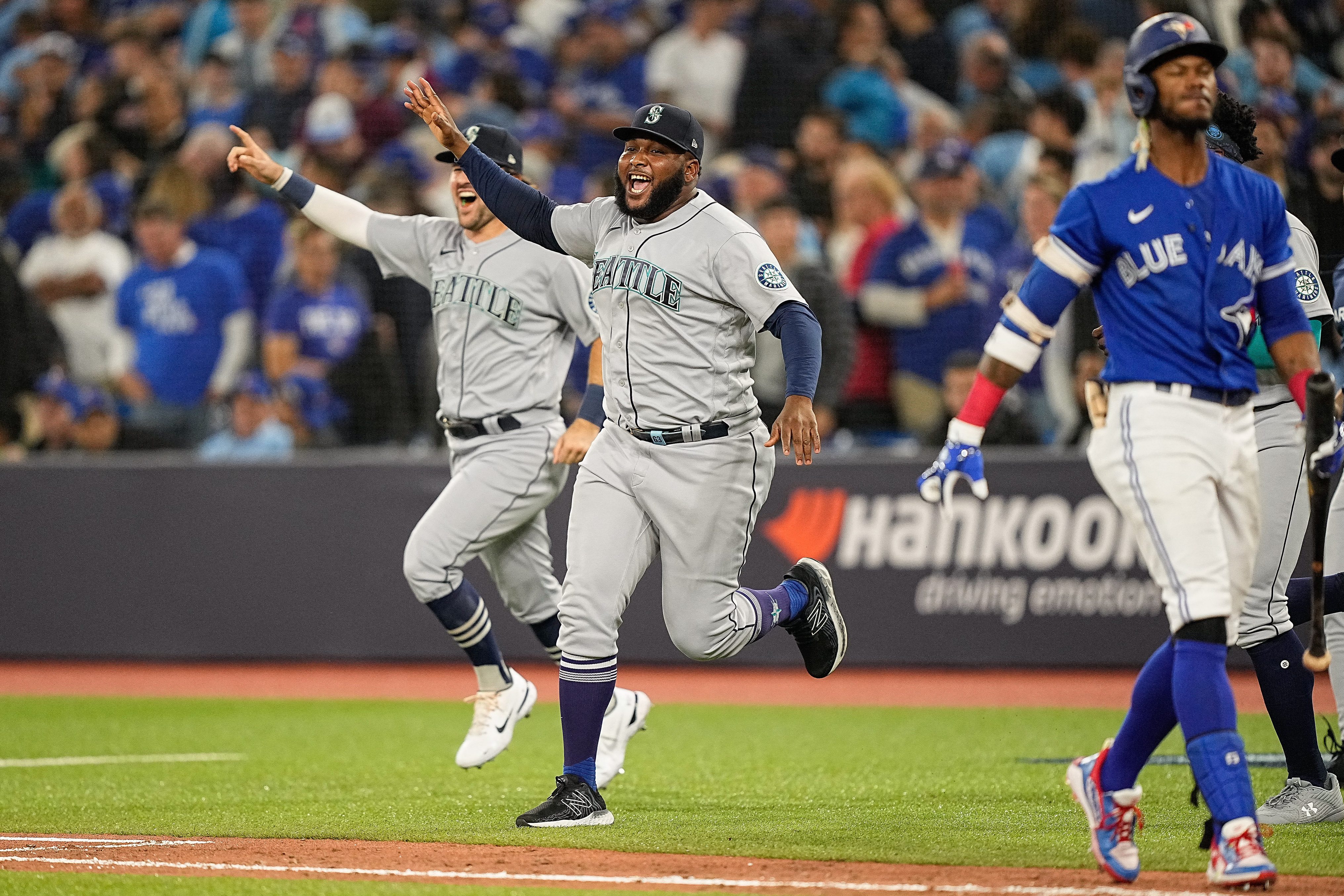 Toronto Blue Jays on X: .@Encadwin's home run in the 8th was his