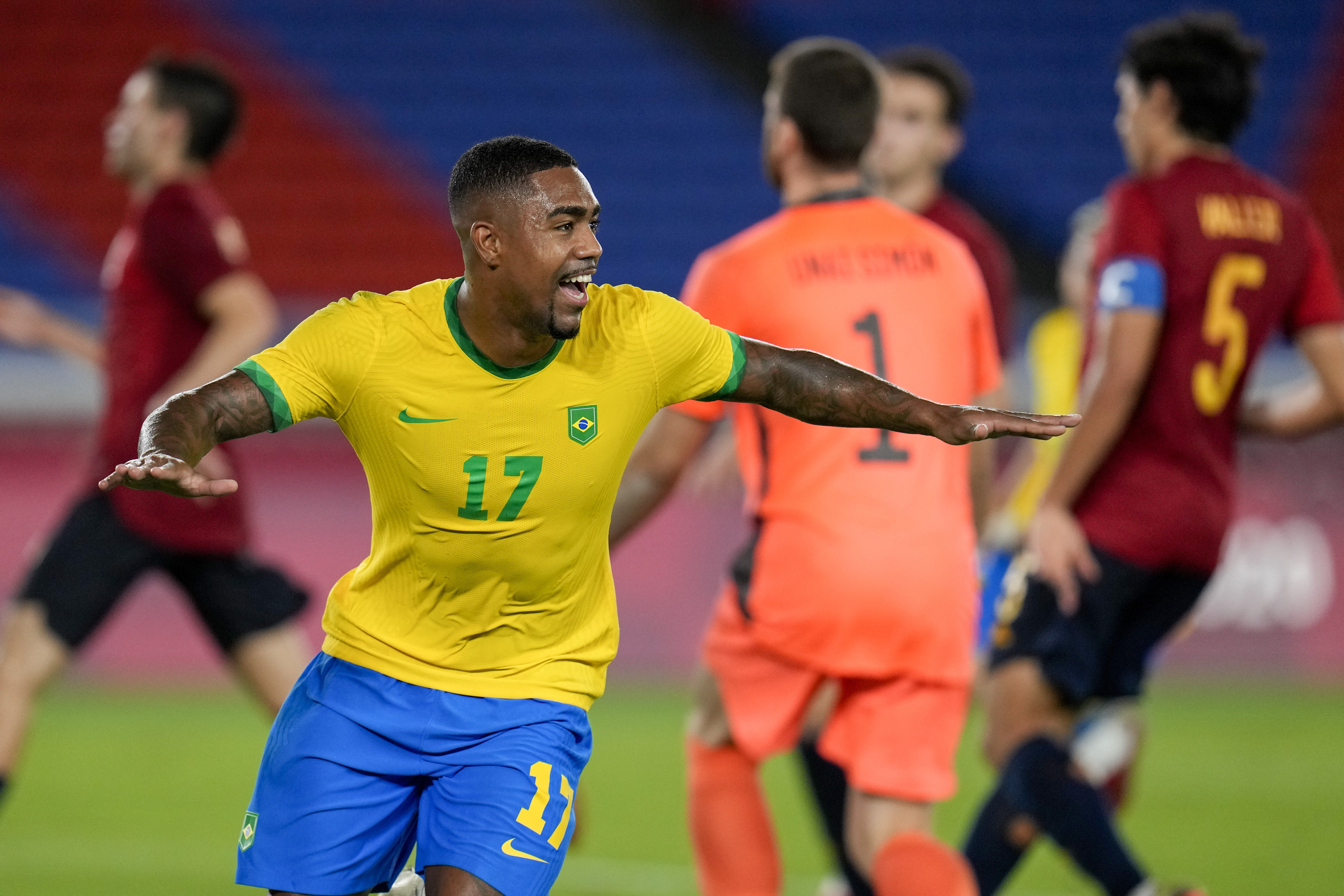 All About Ajax on X: 🇧🇷  HE'S ONLY GONE AND DONE IT! Antony & Brazil  win GOLD on the #Olympics, after beating Spain 2-1 in extra time! Antony  with the assist