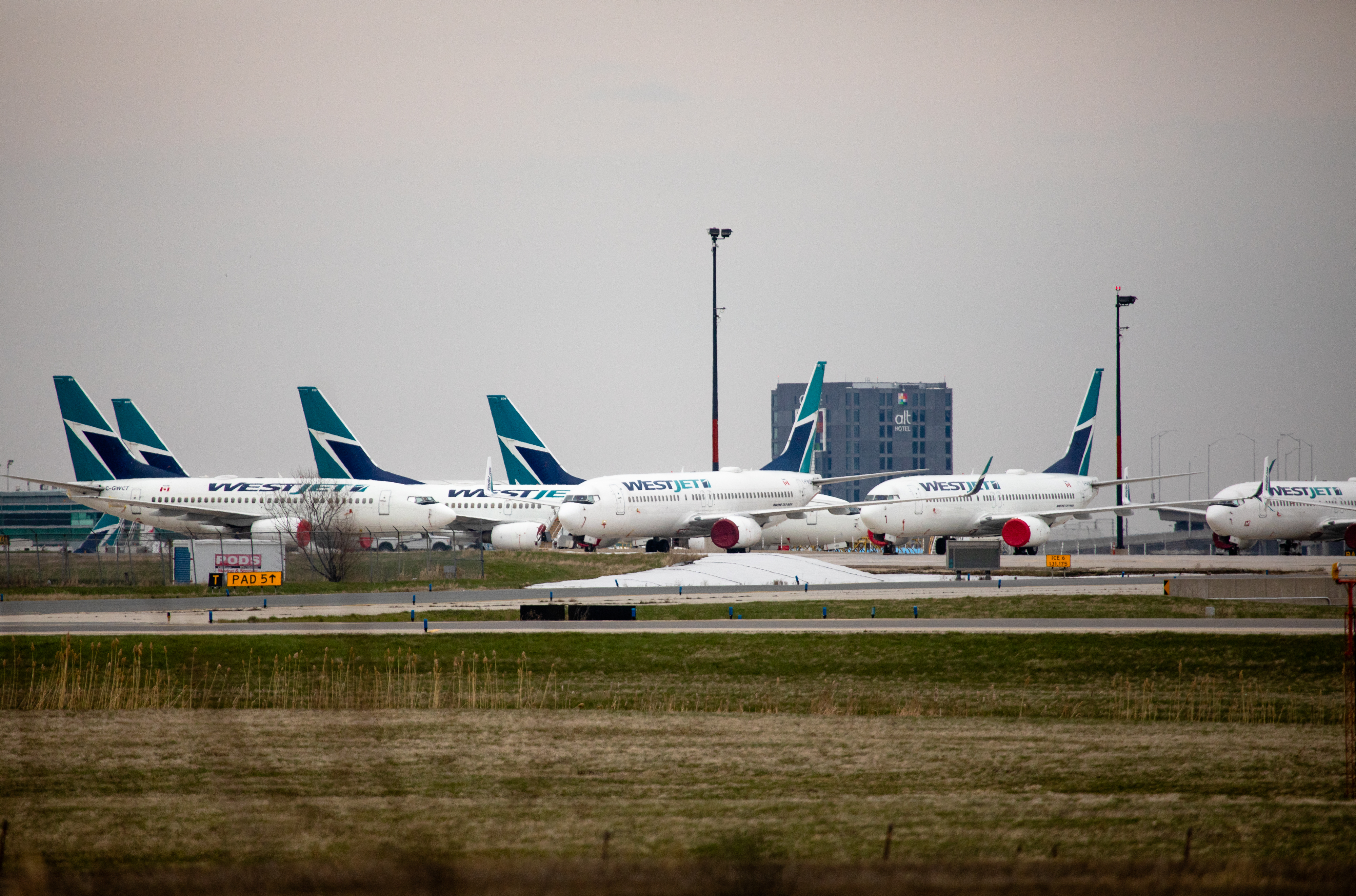 WestJet to cancel 15% of flights due to COVID-19 related staff shortages