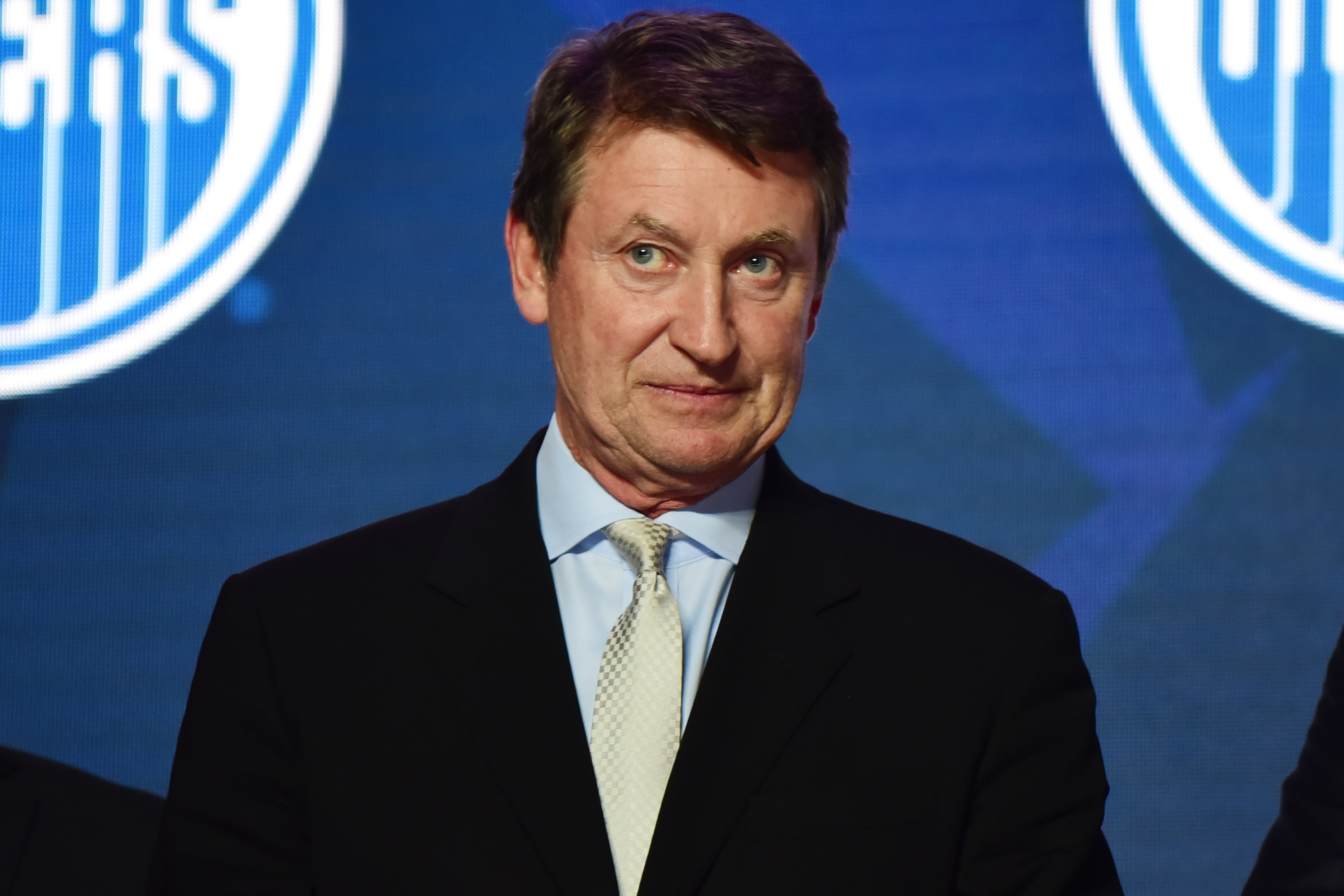 What if Wayne Gretzky had signed with the Maple Leafs in the summer of 1996