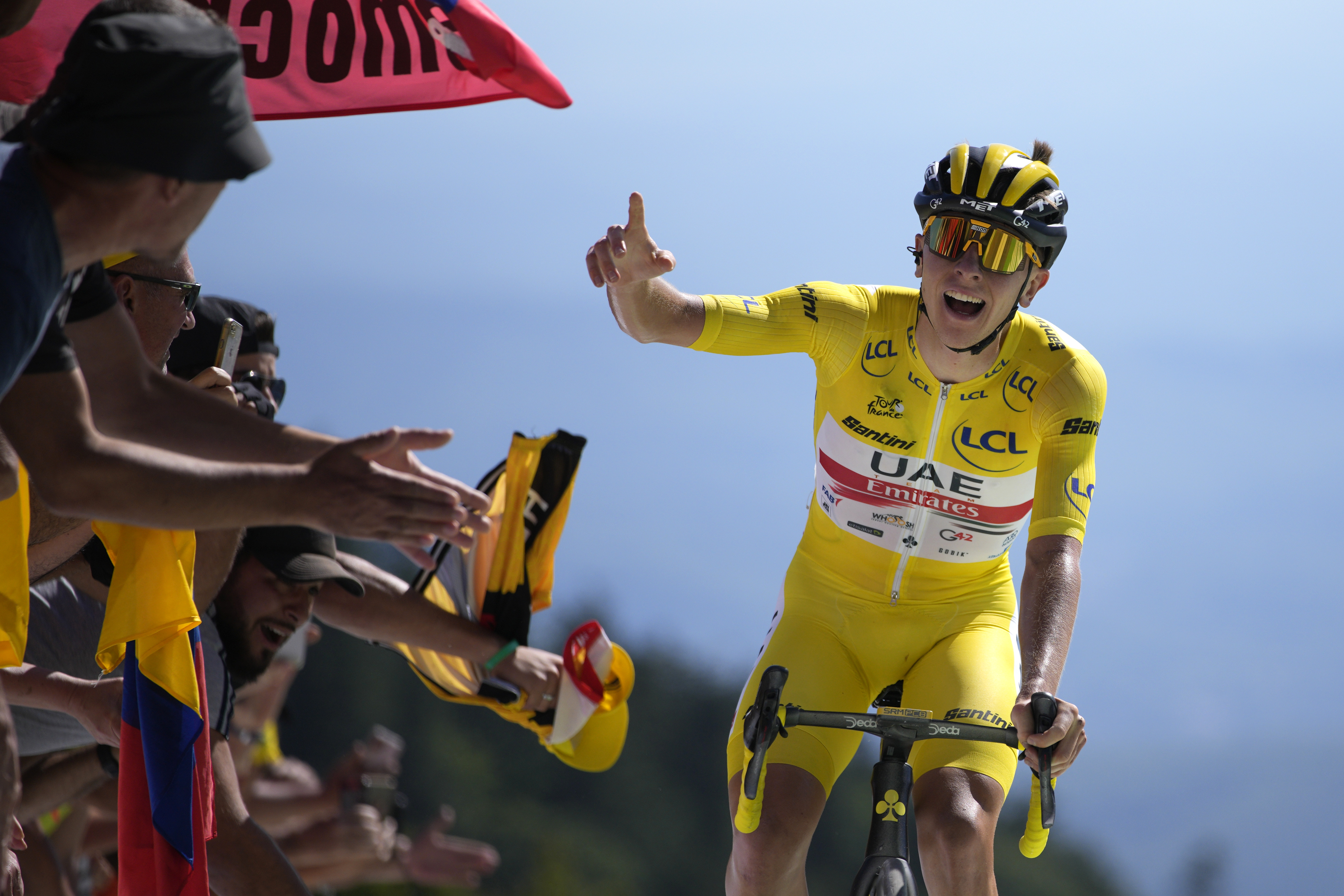 kind gåde Henstilling Pogacar wins Tour de France stage 7 to extend lead - The Globe and Mail