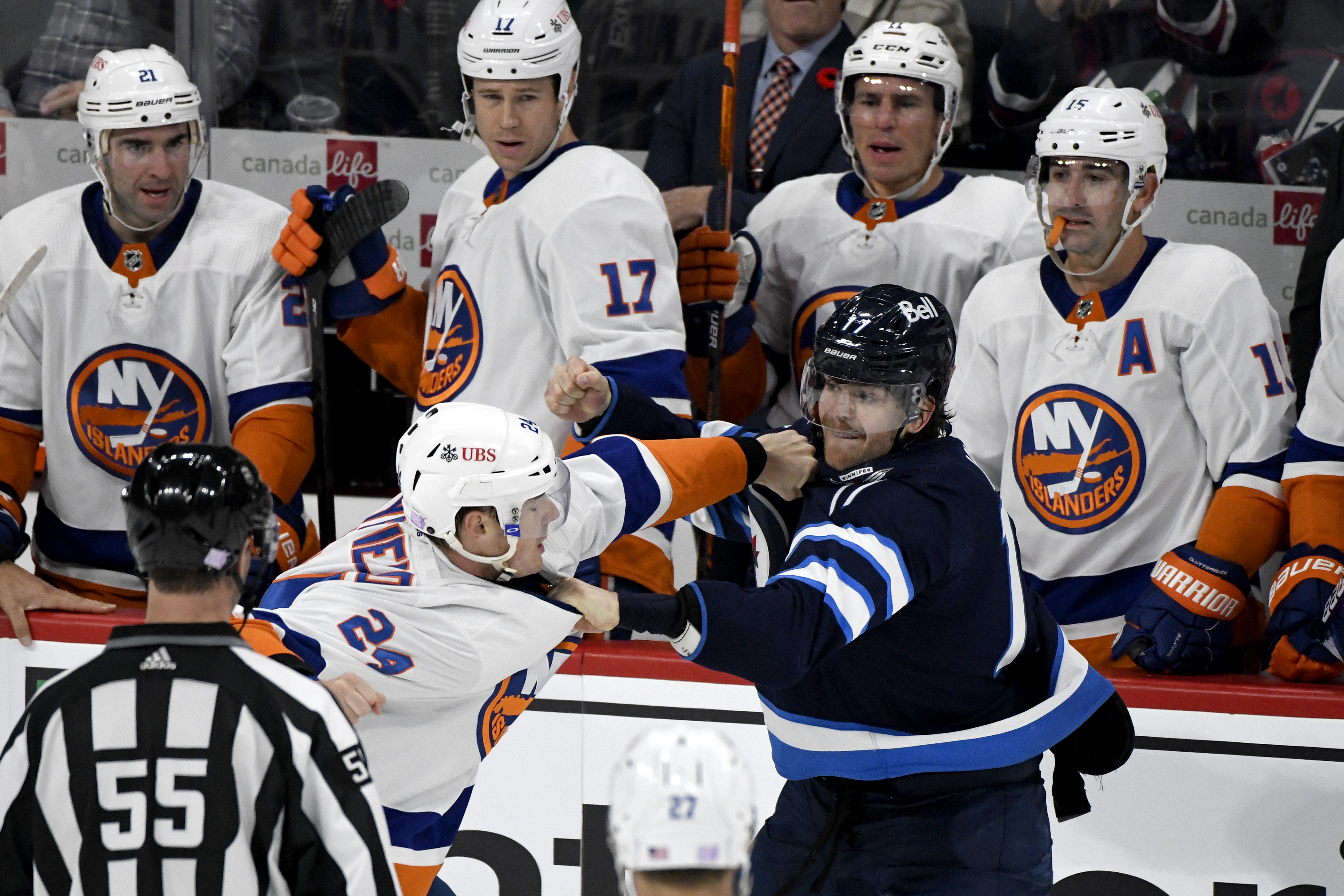 New York Islanders end Winnipeg Jets' undefeated string - The Globe and Mail