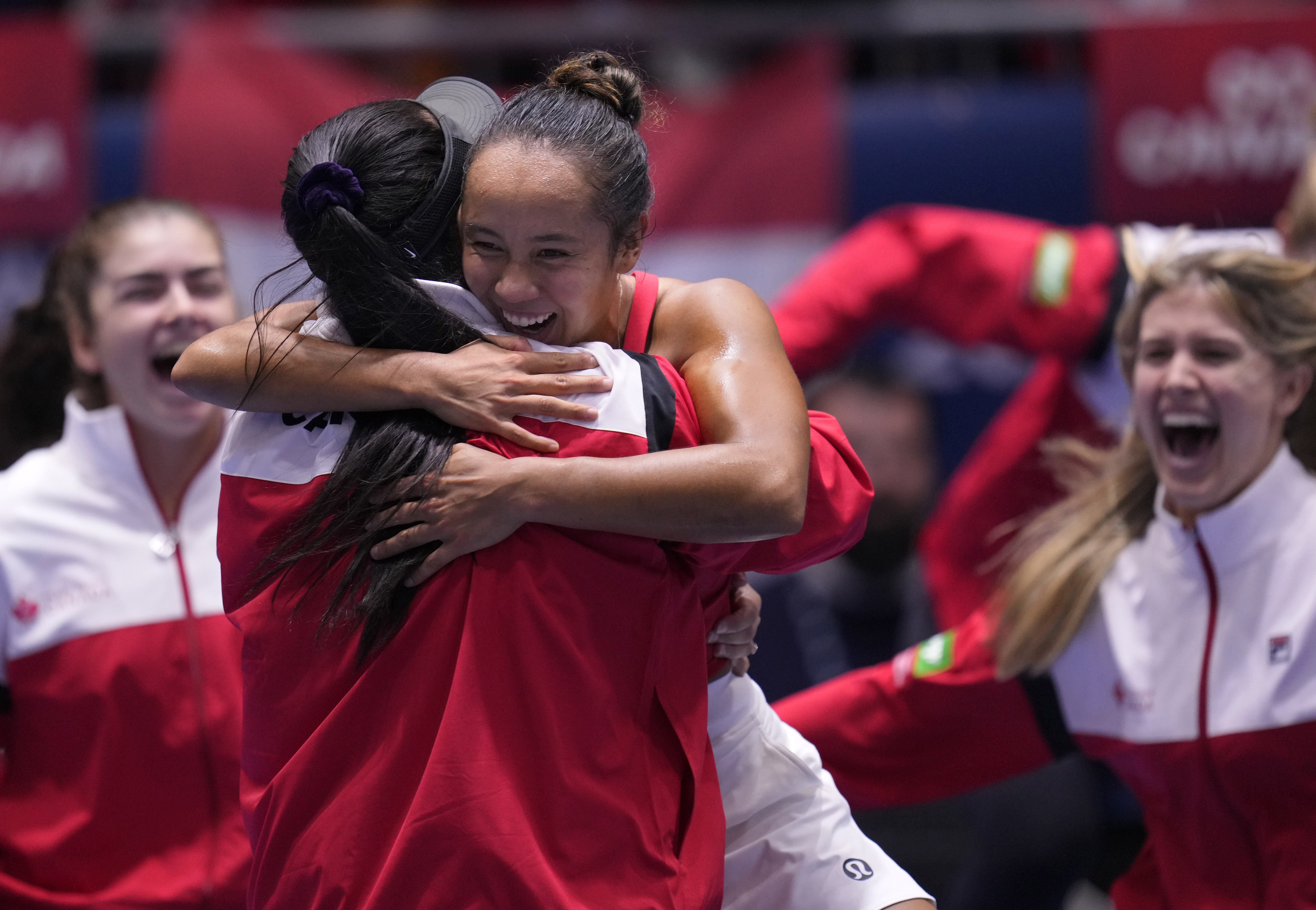 Leylah Fernandez clinches win as Canada tops Italy in Billie Jean King Cup  Finals - The Globe and Mail
