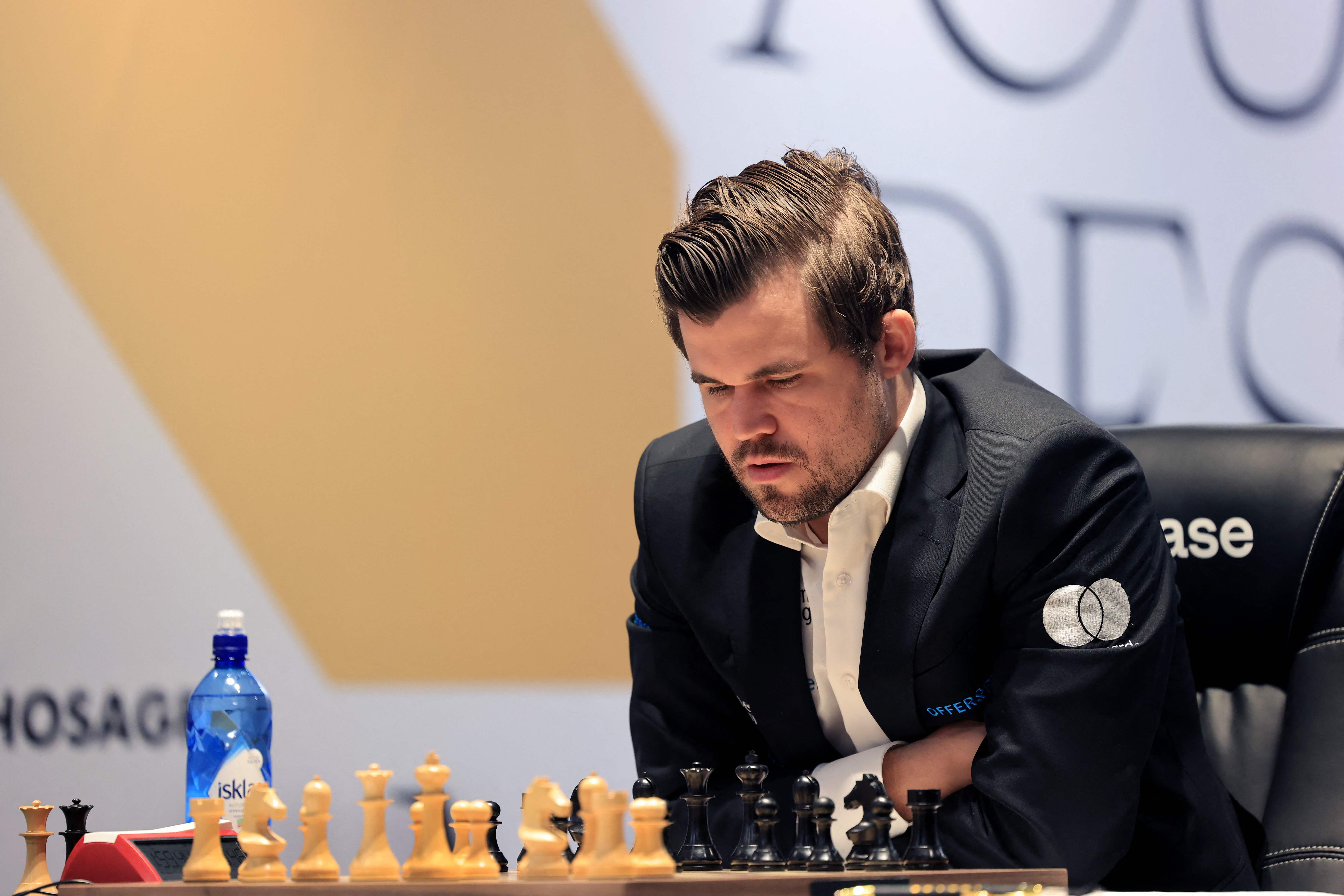 Chess: Magnus Carlsen wins as Alireza Firouzja blunders in pawn