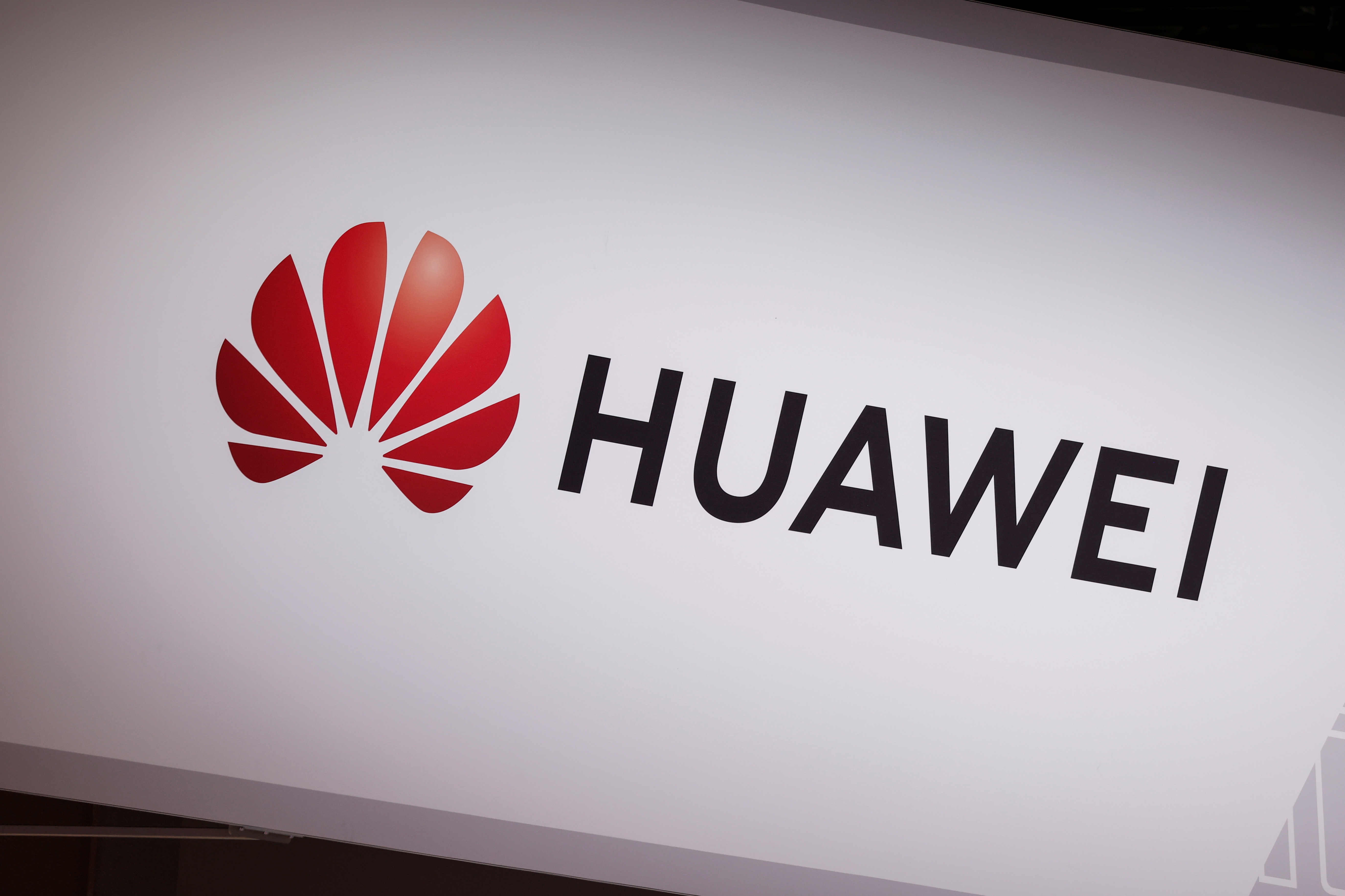 US has no evidence Huawei can produce advanced smartphones in large  volumes: Official, ET Telecom