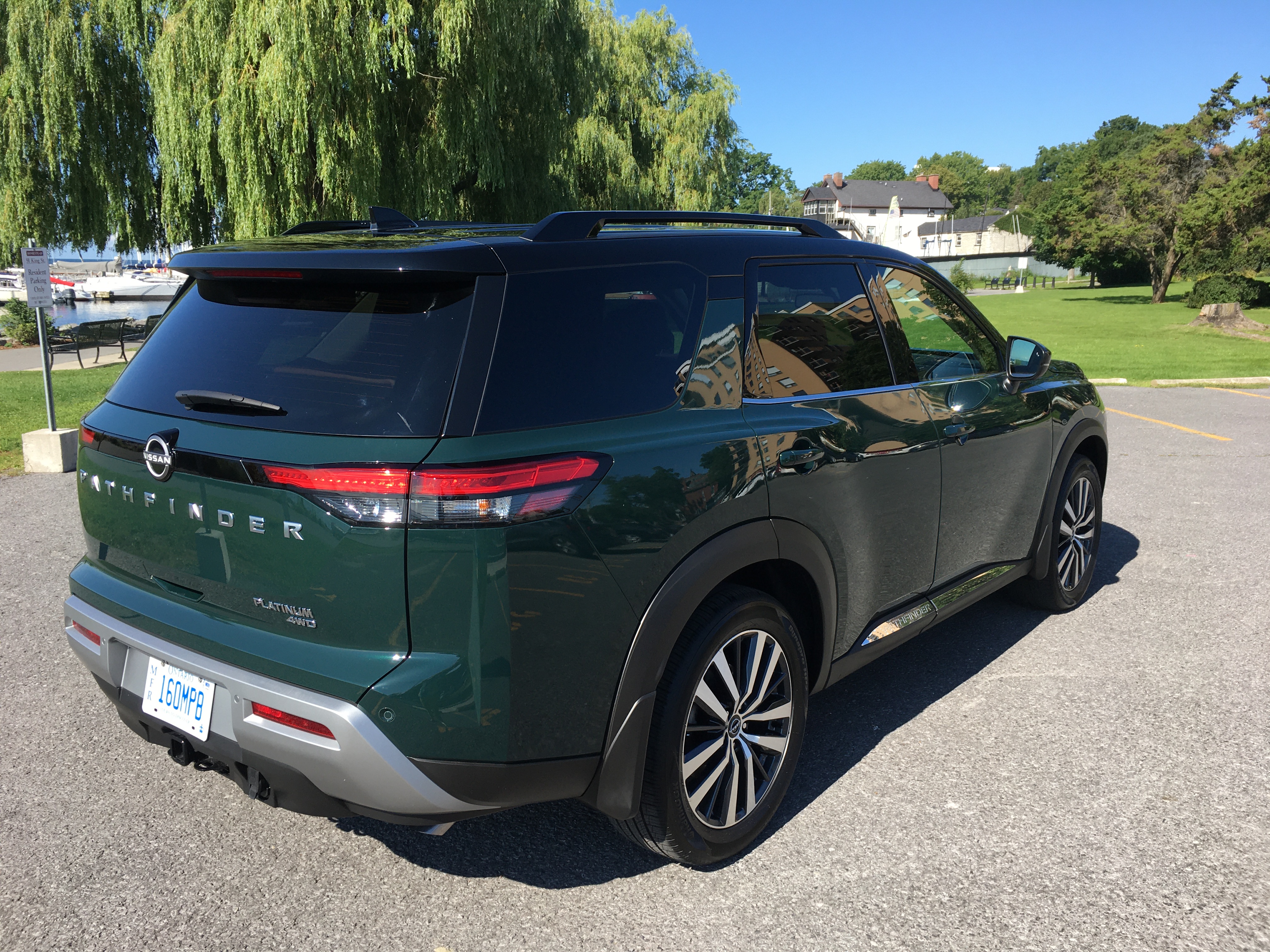 2022 nissan pathfinder obsidian green pearl