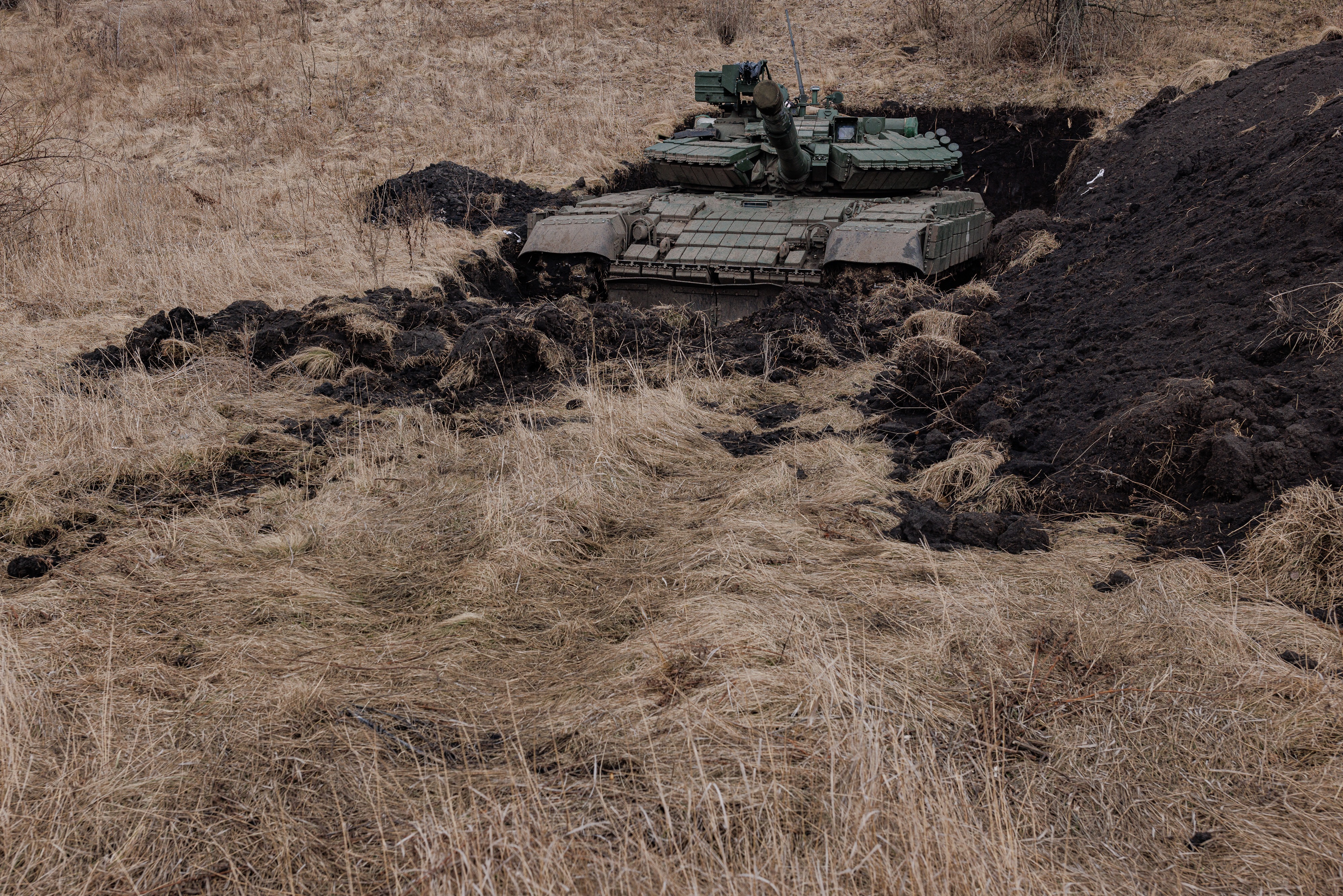 On the Donbas front line, Ukrainian soldiers await 'battle