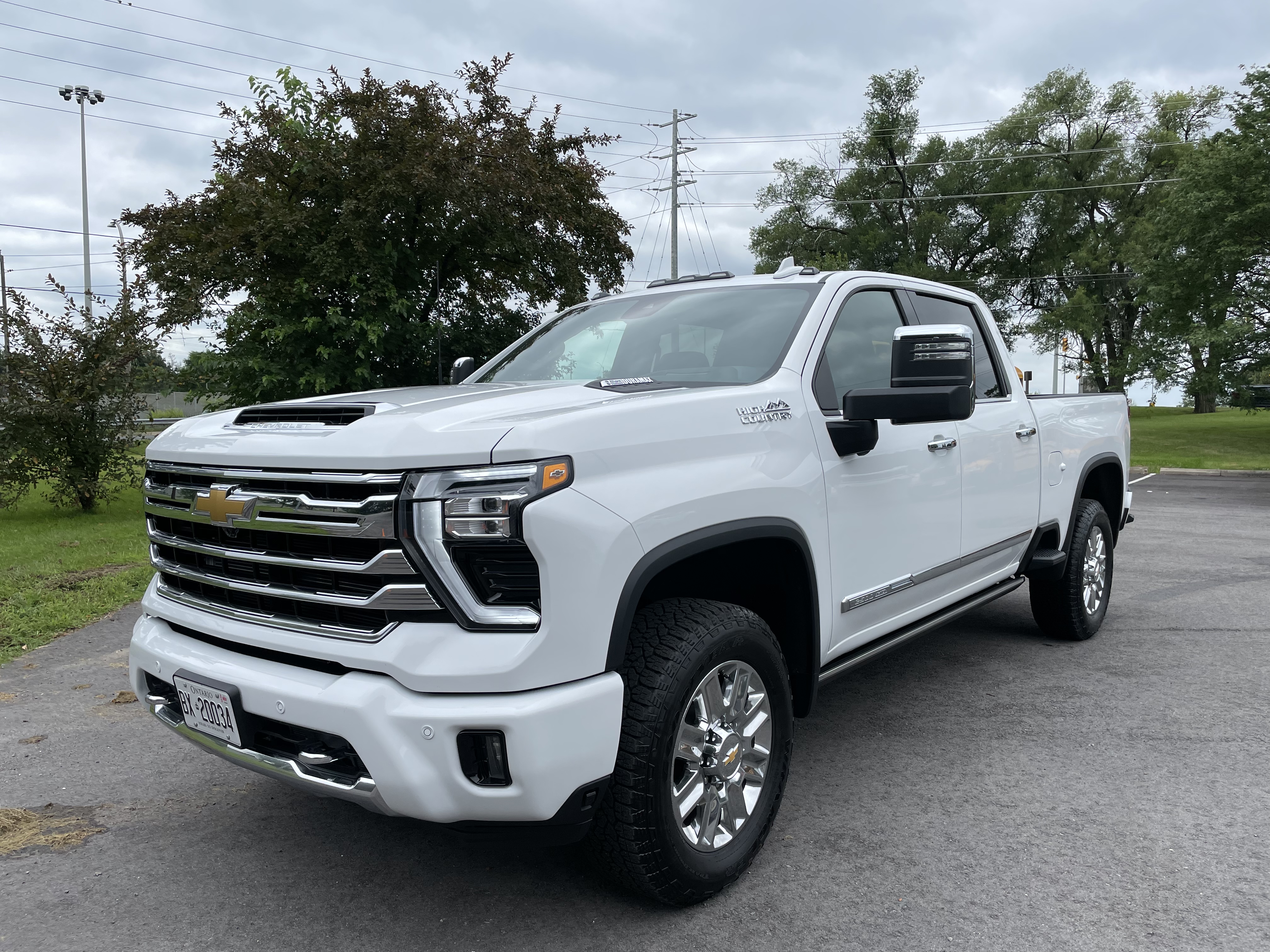 GM's Oshawa Assembly plant builds its first Silverado pickup