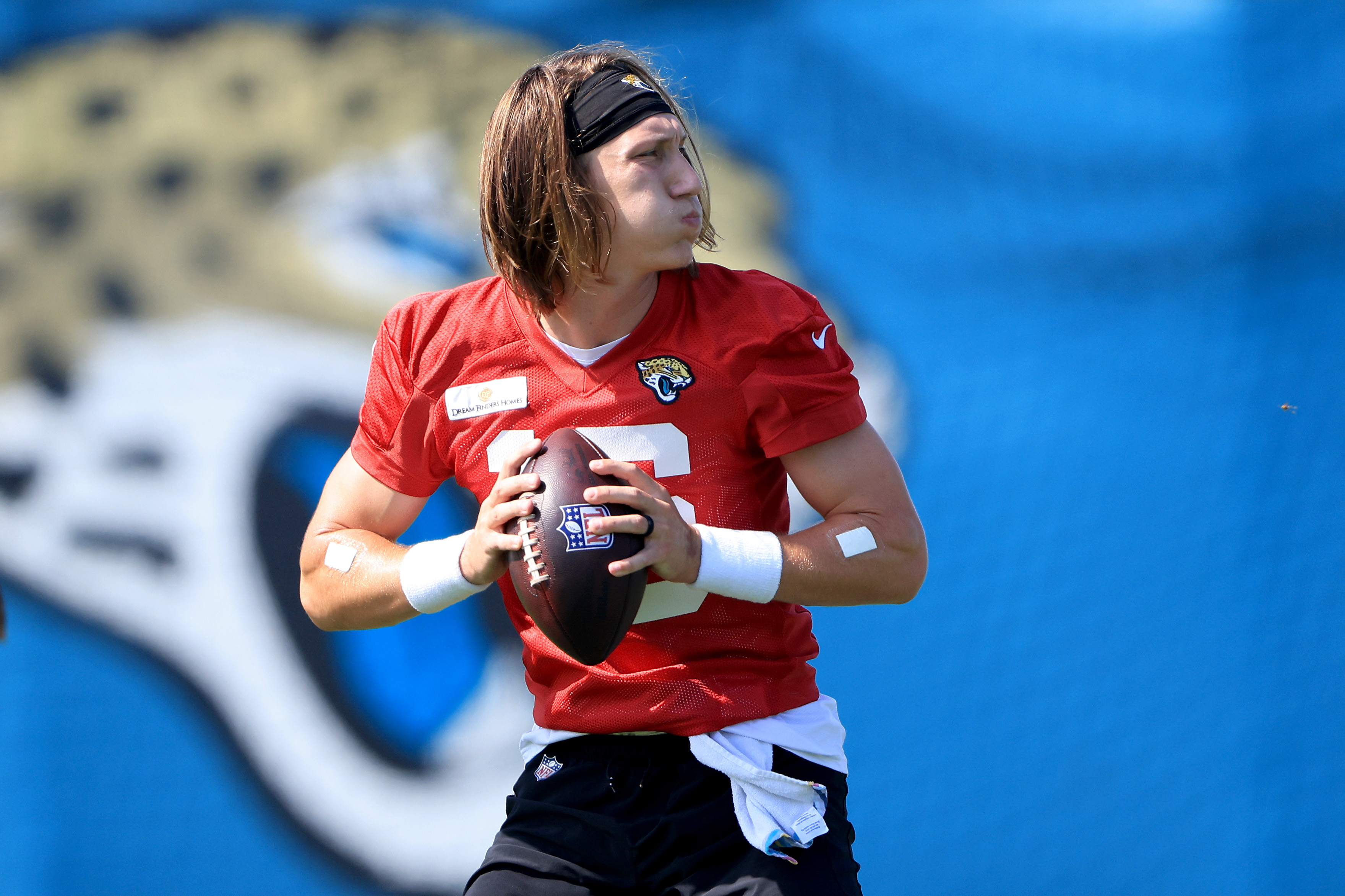 Jaguars sign Trevor Lawrence to $36.8 million contract