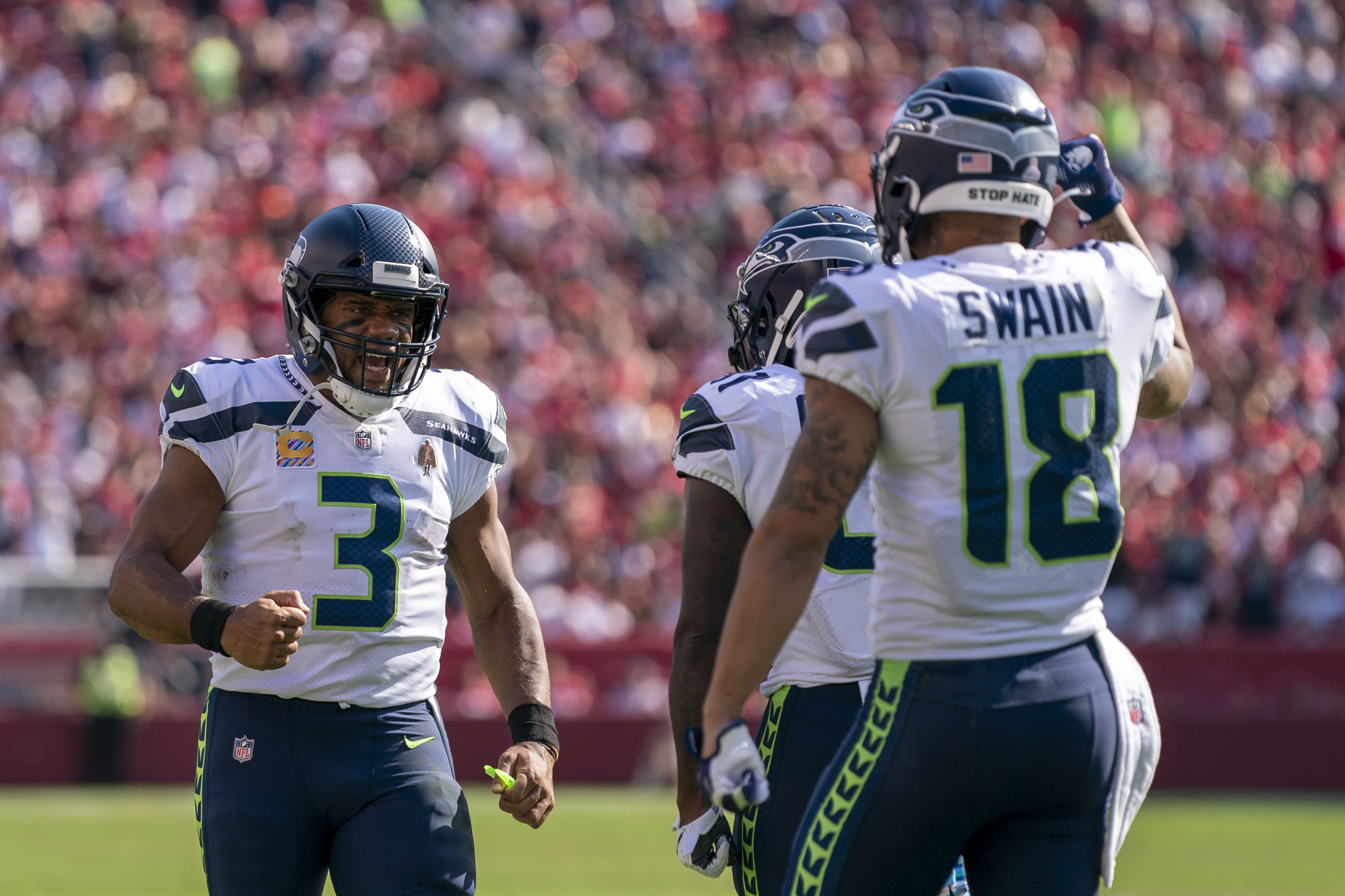 Seahawks keep top spot in AP Pro32; Steelers, Titans move up