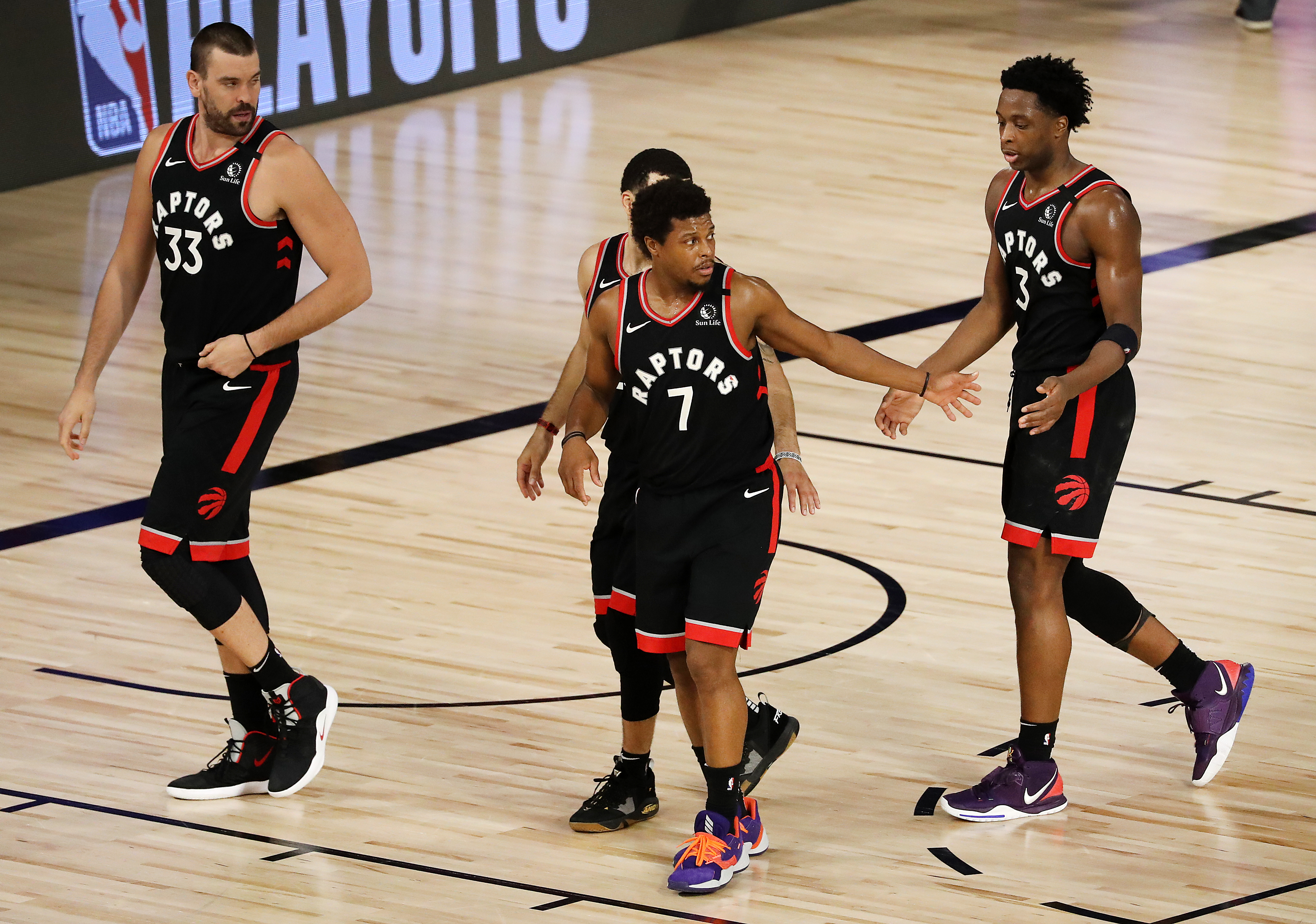 Торонто нба. Команда Toronto Raptors. НБА – Торонто Рэпторс. Баскетболист Raptors. Баскетбольный клуб Торонто Рэпторс.