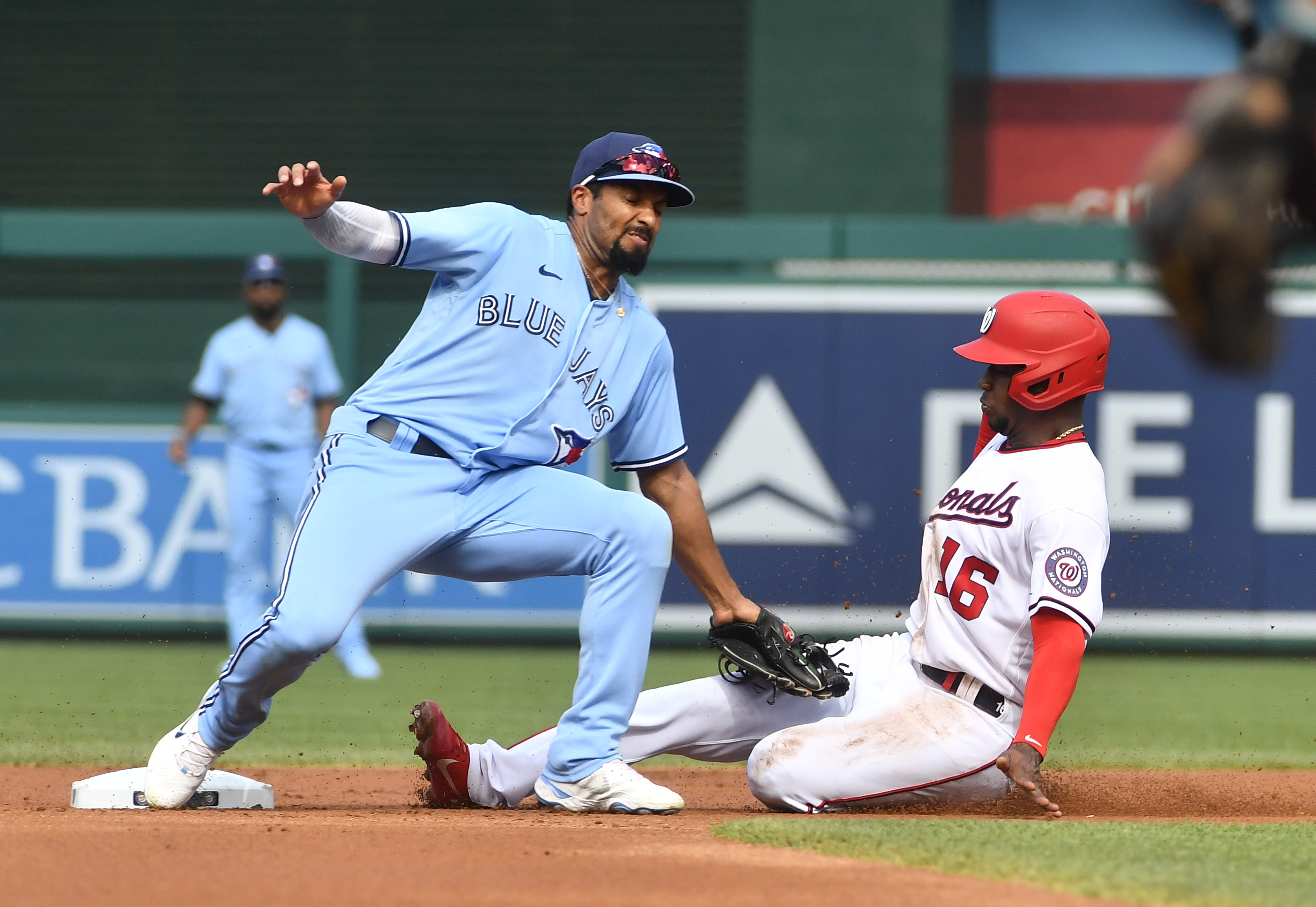 Bell's three-run homer lifts Nats to sweep of Blue Jays