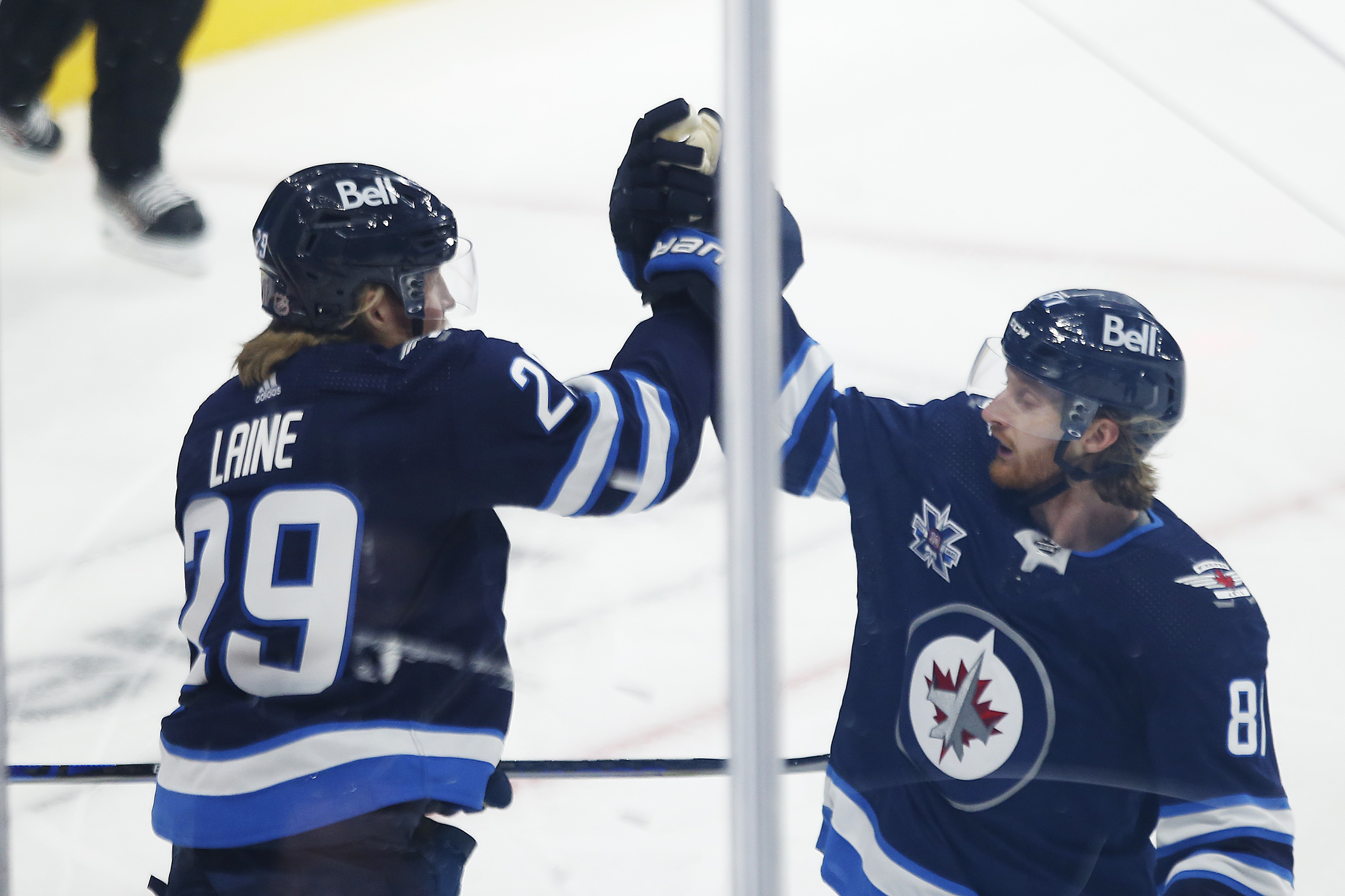 Winnipeg Jets - Winnipeg Jets win!! Laine with 2 goals