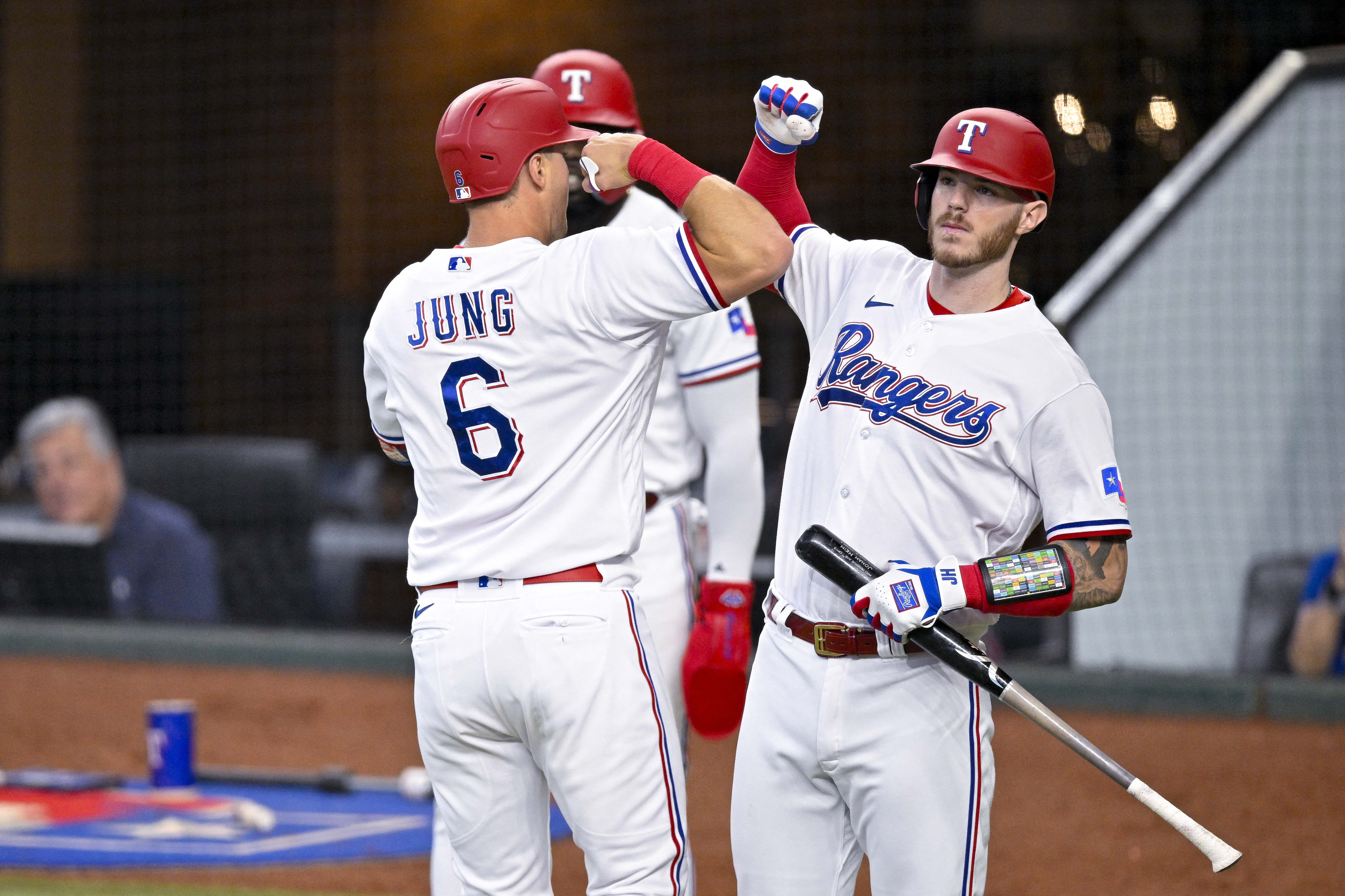 Rangers Defeat Blue Jays