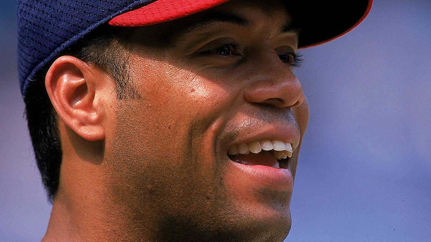 Roberto Alomar entered the Hall of Fame with a Jays cap on his