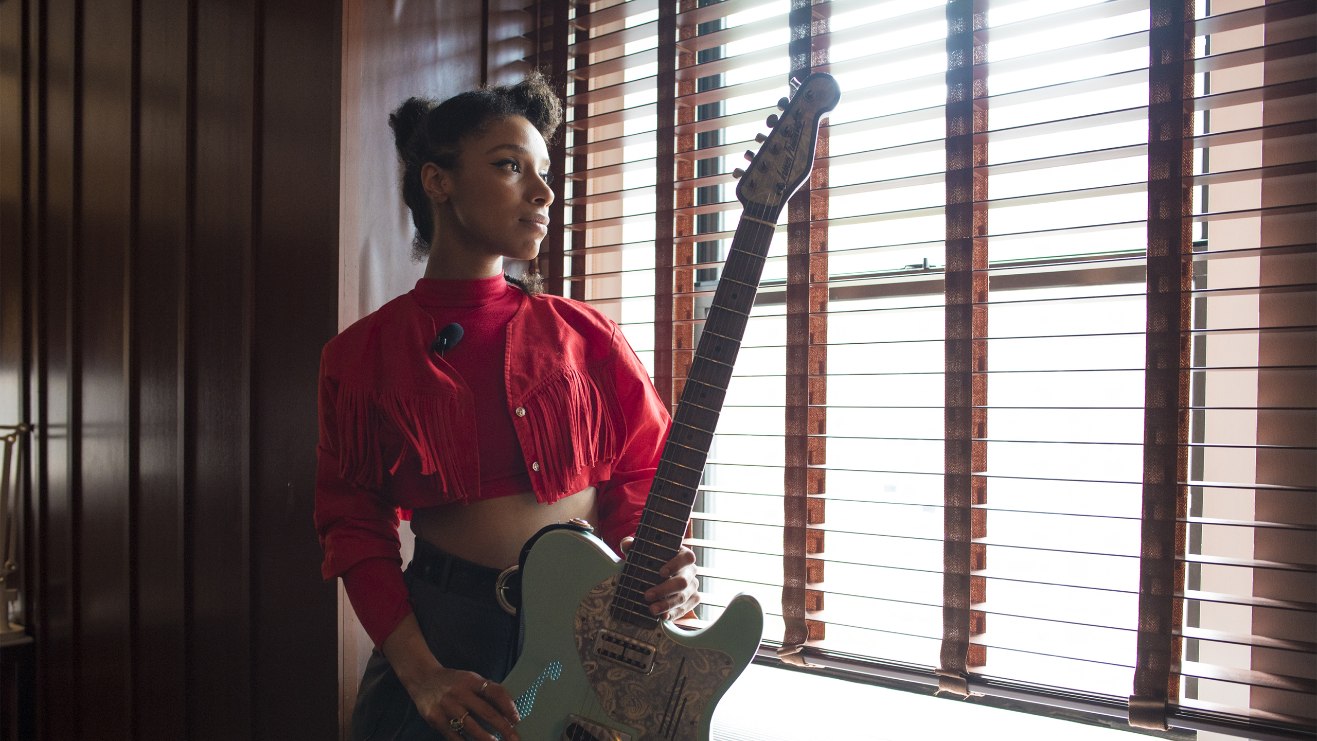 Video: Lianne La Havas's Unstoppable Guitar