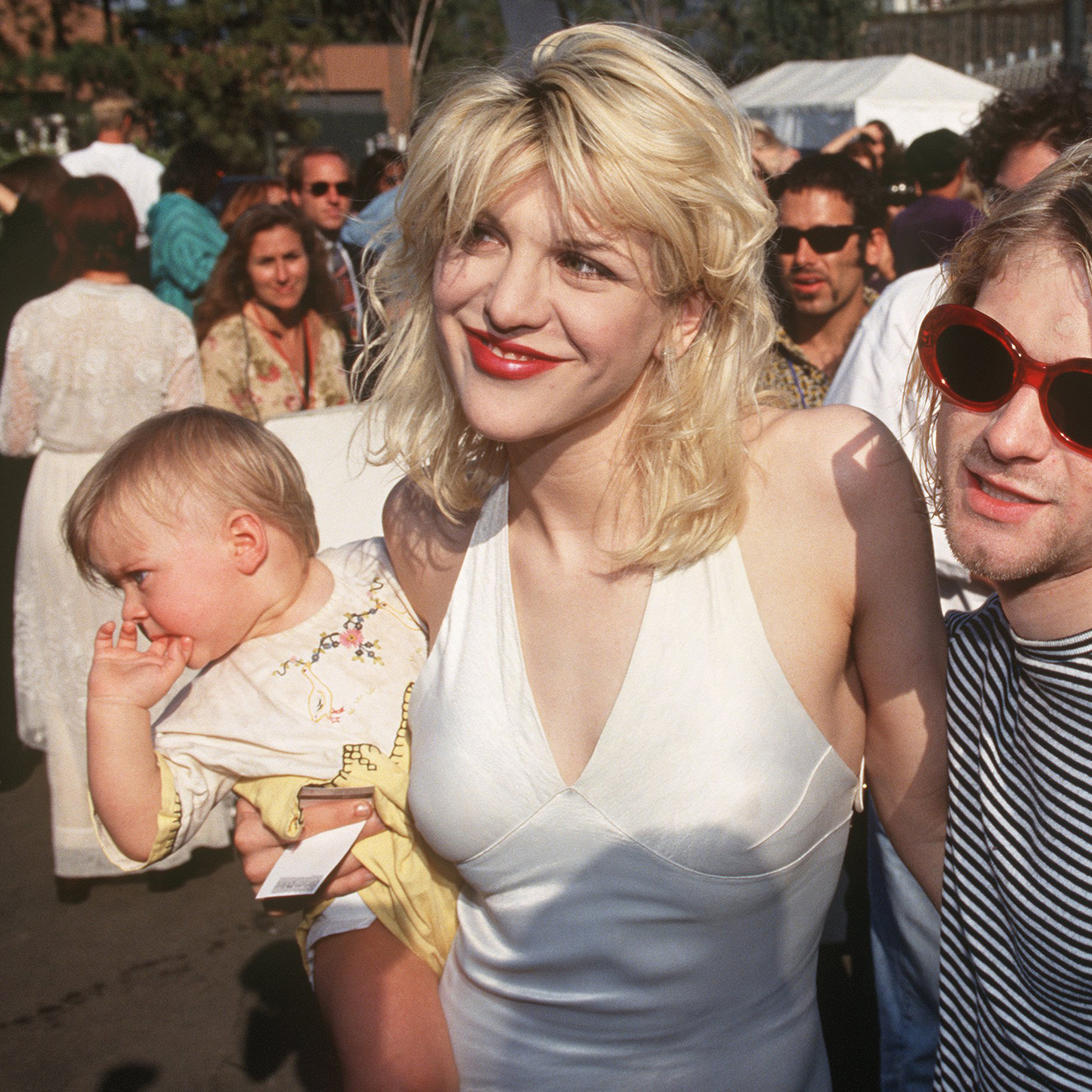 洋楽  Cobain & Courtney Love Kurt Cobain and Courtney Love photographed by 📷️ Michael