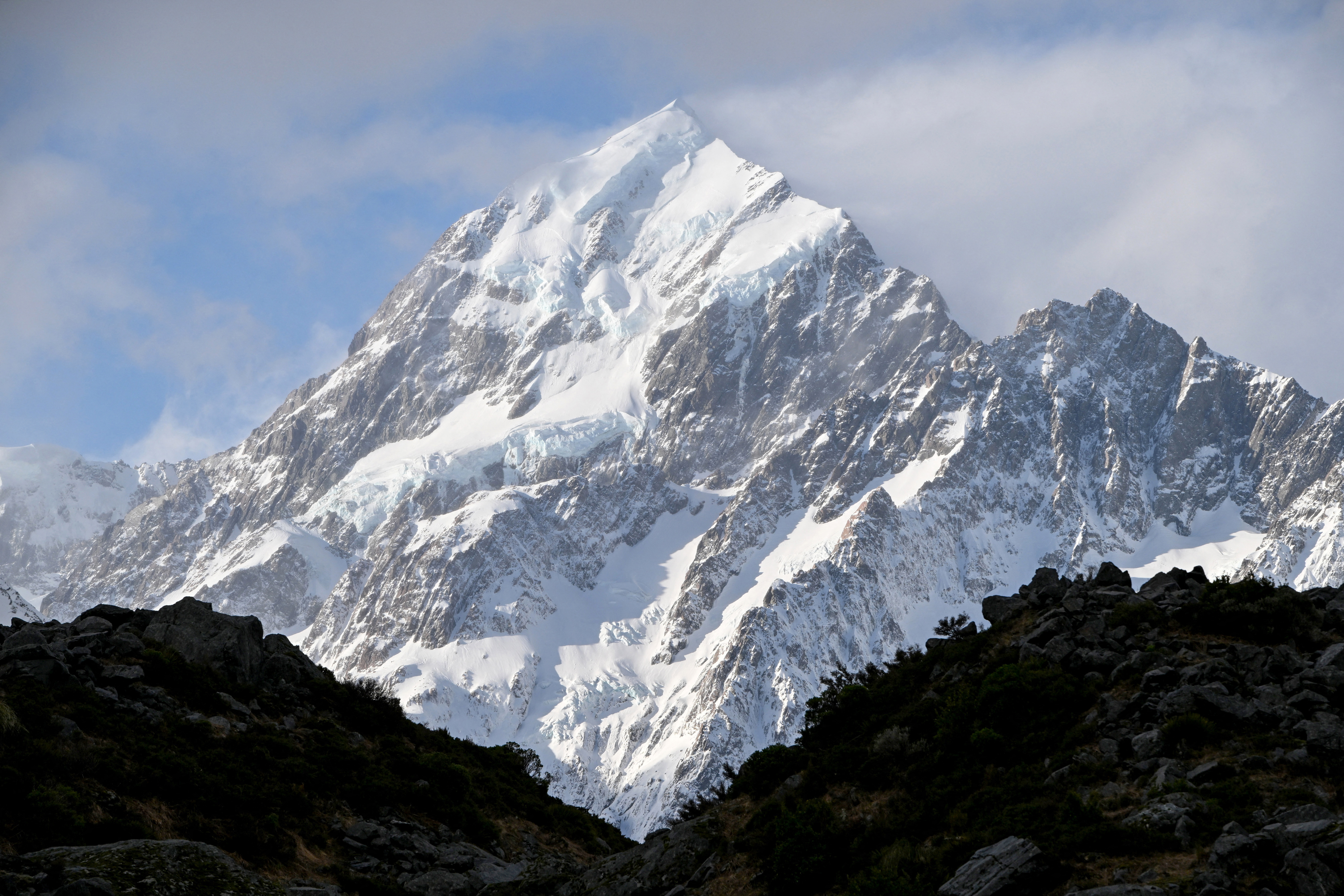 U.S. Mountaineer Killed in Fall From New Zealand's Highest Peak