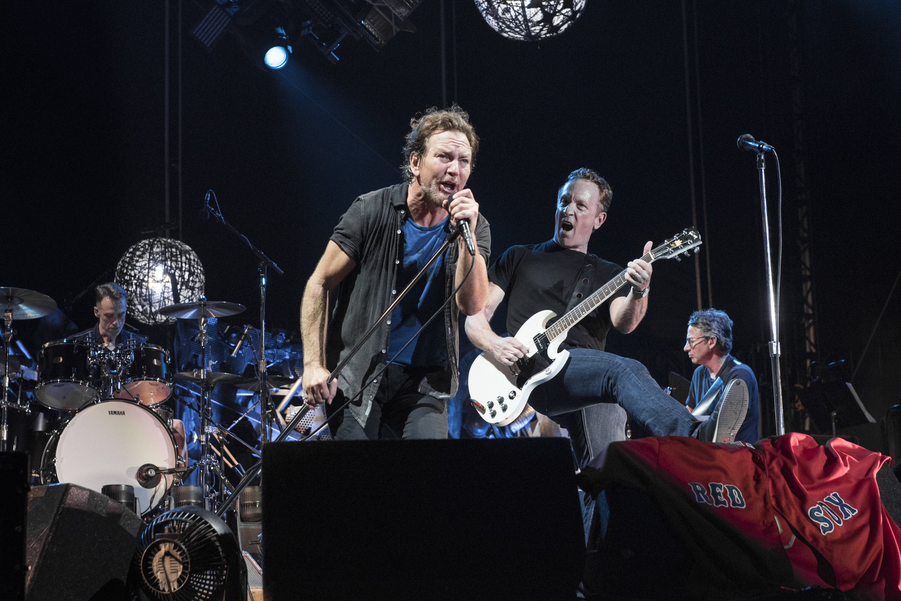 does eddie vedder smoke cigarettes Pearl Jam's Eddie Vedder Says Martin Short Roasted Him Into Quitting Smoking