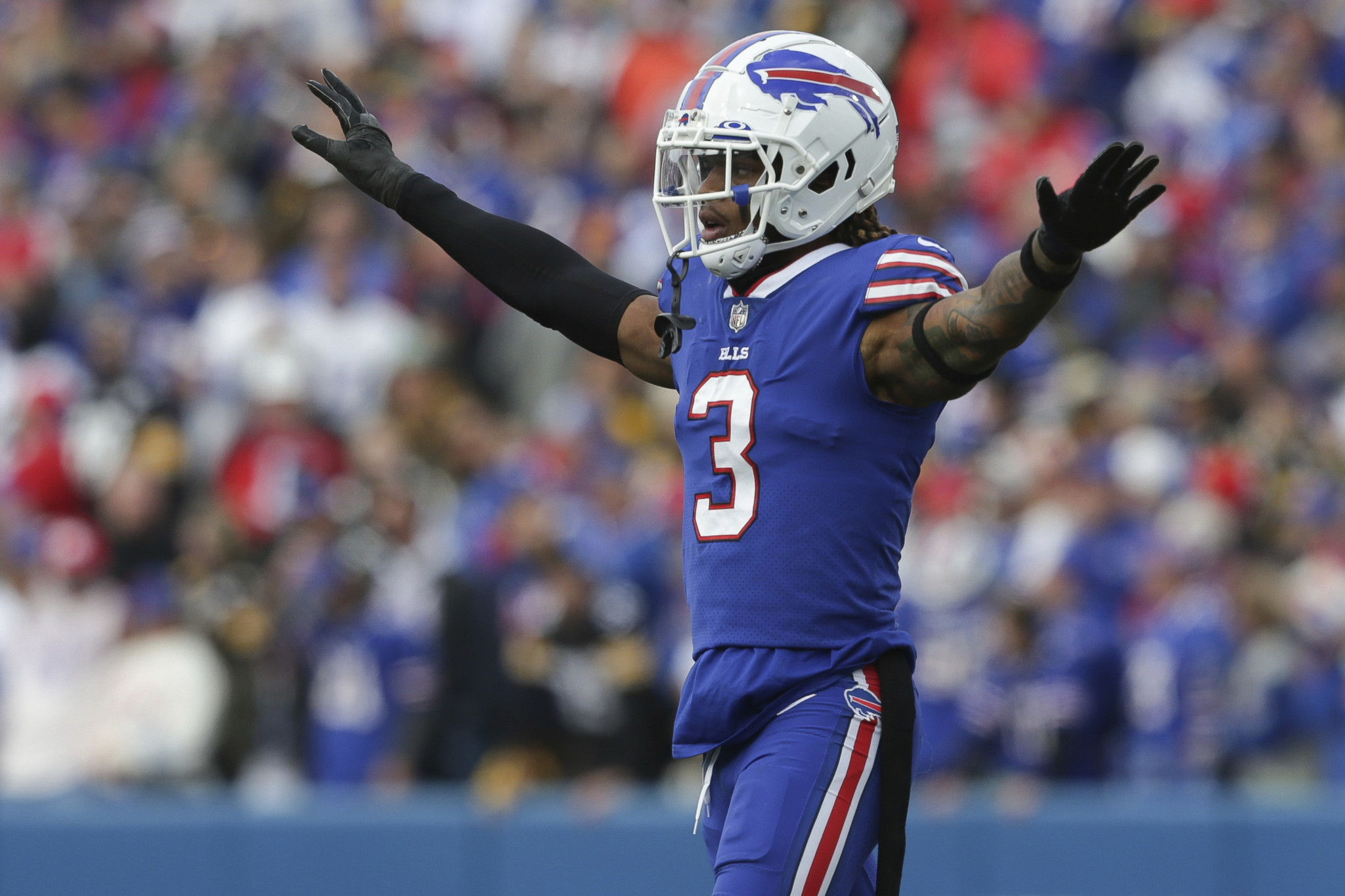 Bills announce Damar Hamlin 'continues to breathe on his own and his  neurological function is excellent'; Hamlin remains in critical condition