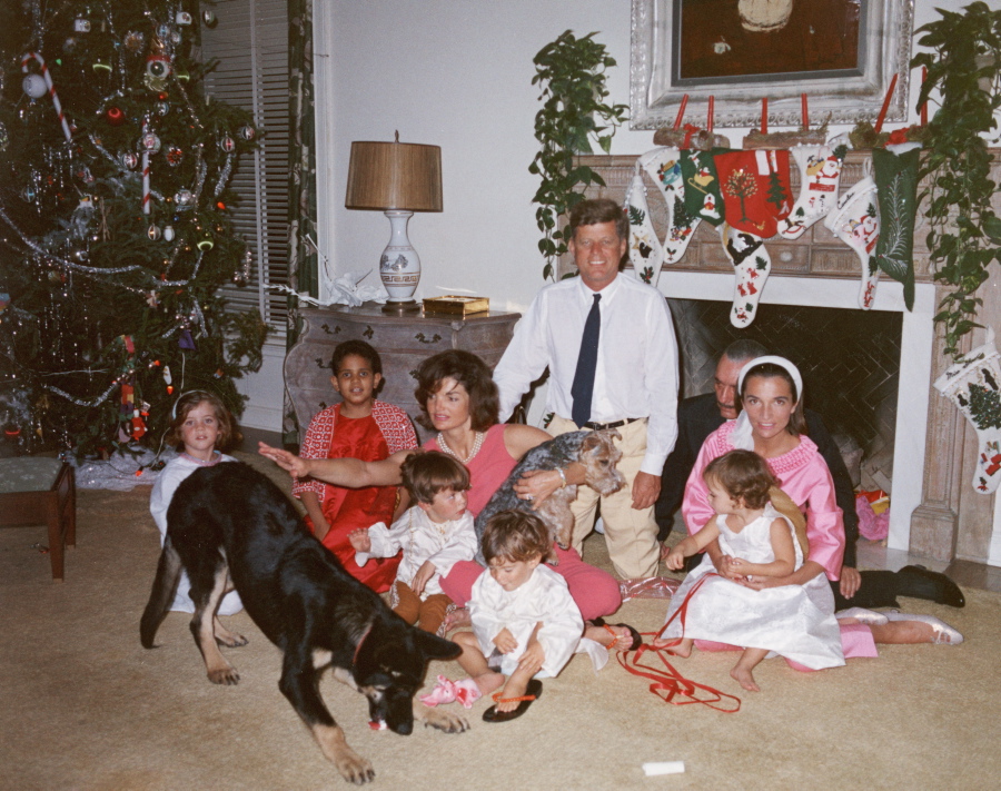 President and Mrs Kennedy w/1961 White House Christmas Tree 8x10 Photo John F 