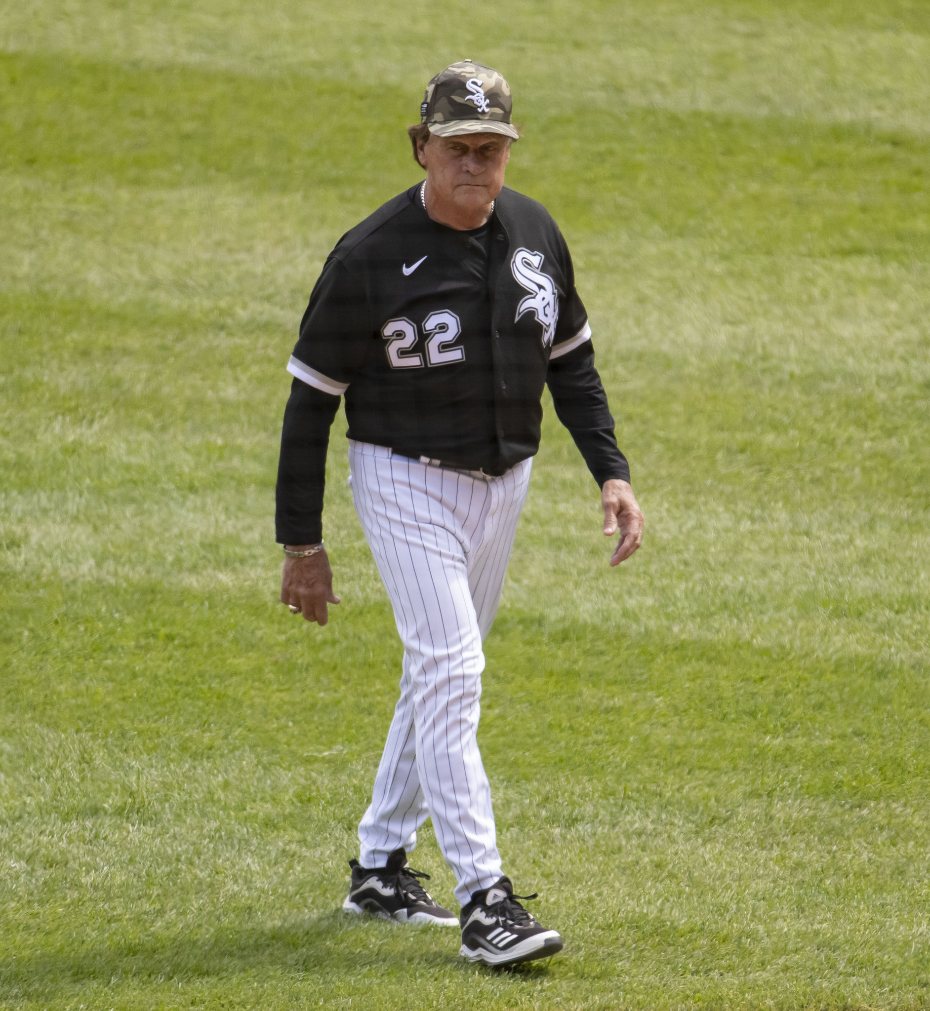 Tony La Russa — 76-year-old Hall of Famer — named White Sox manager, Sports