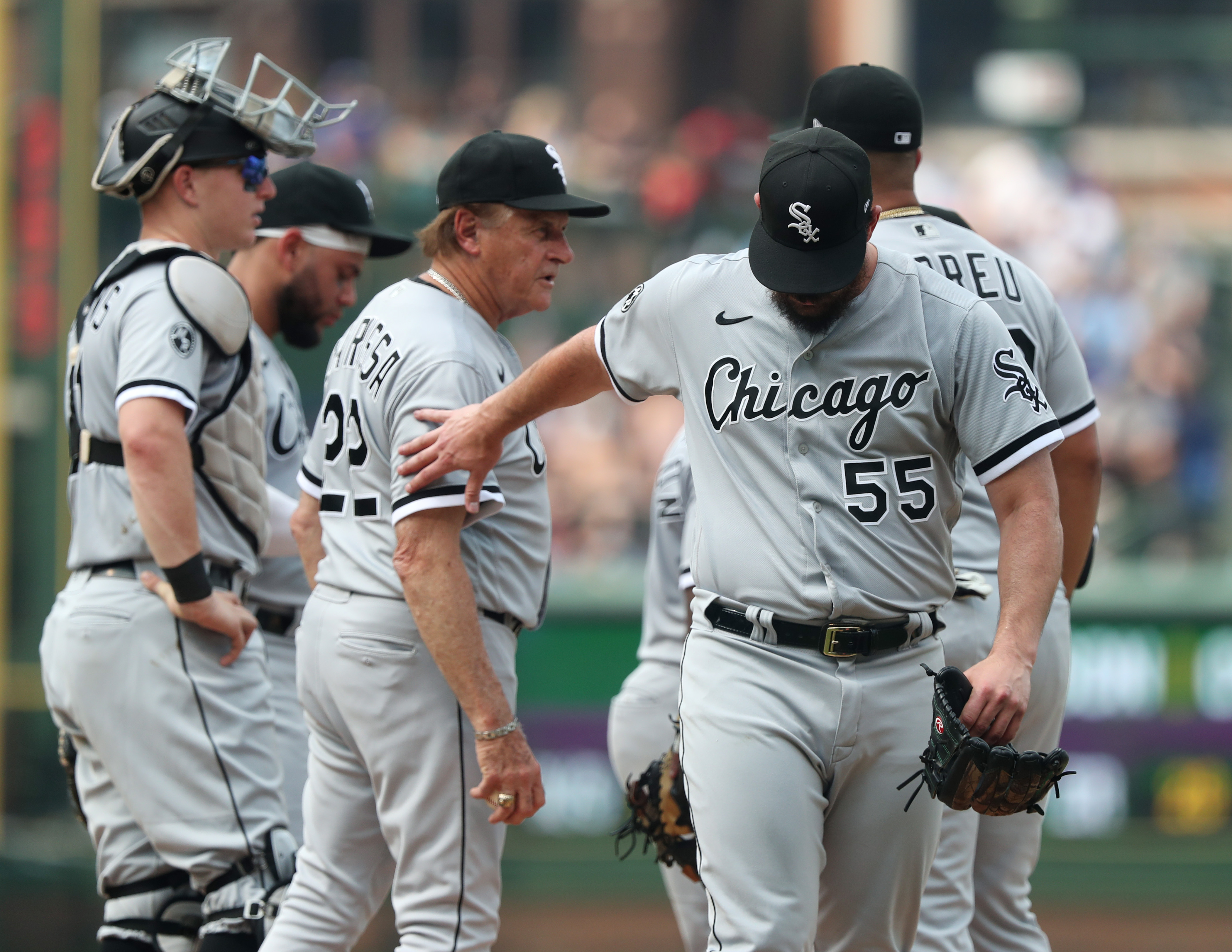 Photos: White Sox shut out the Cubs 4-0 in the Game 2 of the City