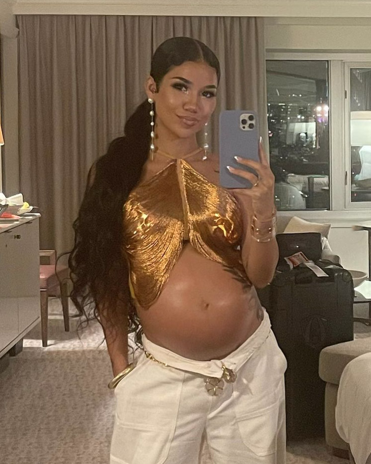 Celebrity baby bumps