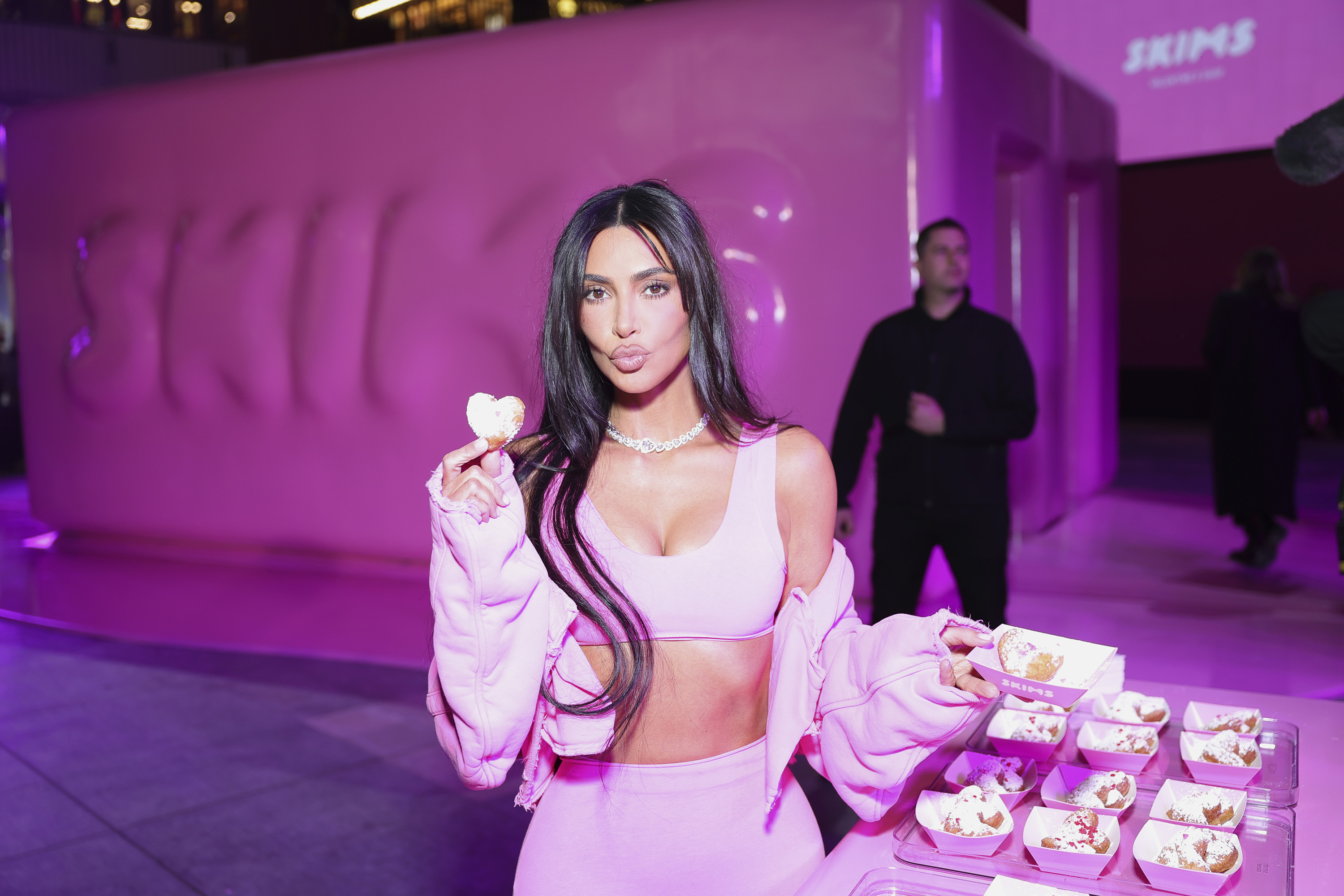 SEE IT: Kim Kardashian sings along to Kanye West's 'Famous' lyric