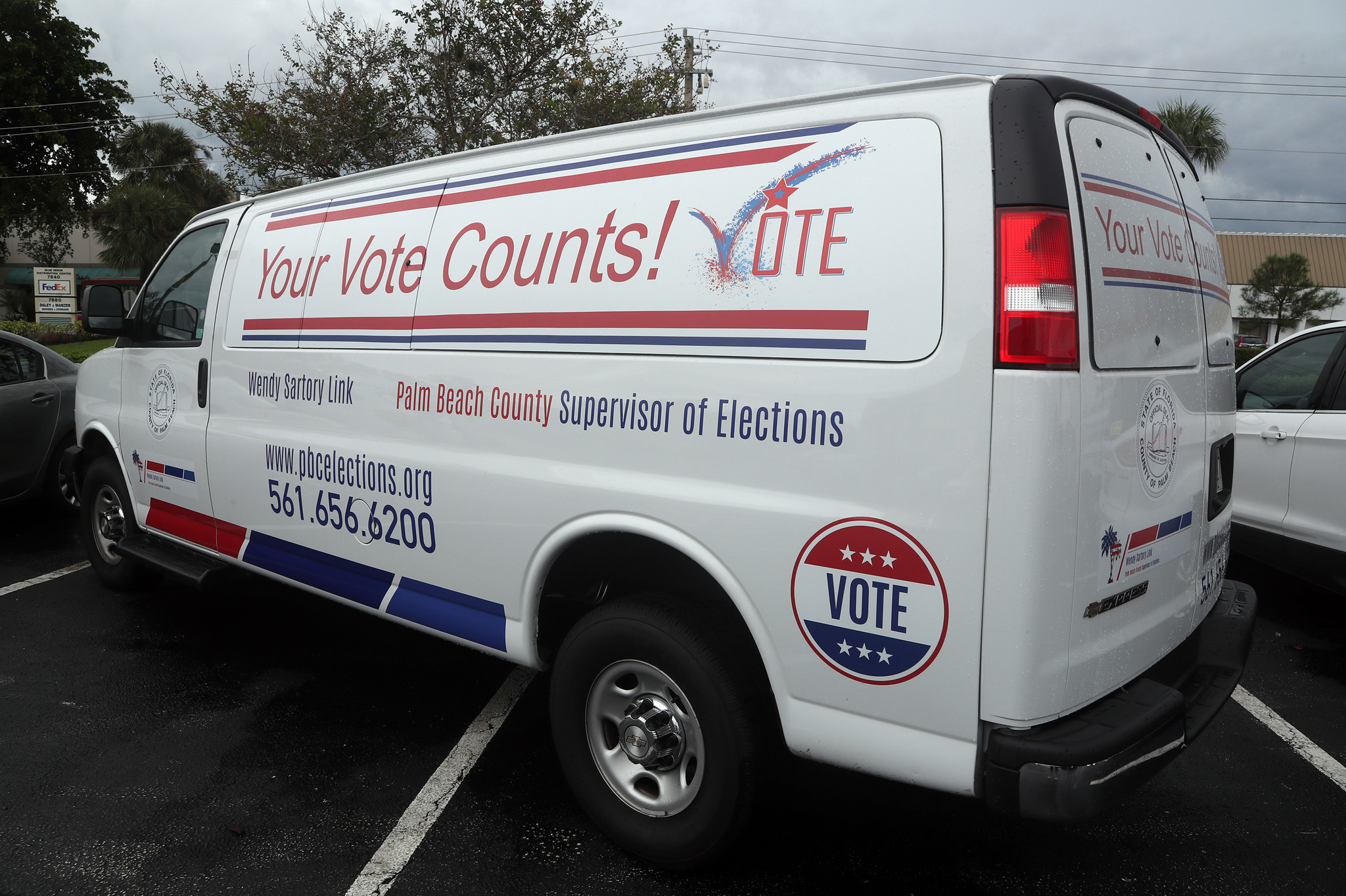 Vans in parking lots: The newest way to return your ballot in Palm Beach  County – Sun Sentinel