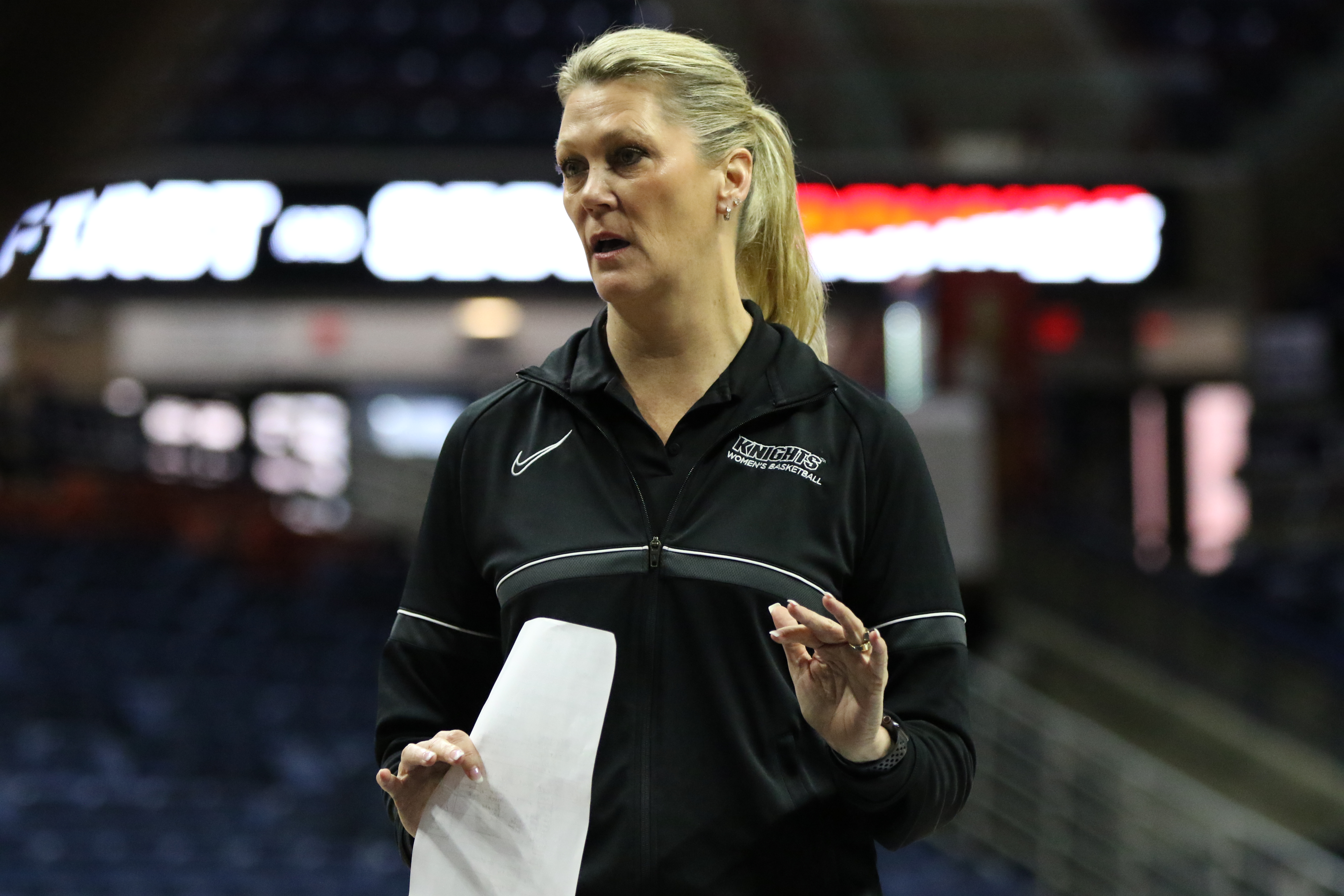 UCF women's basketball coach's force of personality transforms Knights into  NCAA tournament threat – Orlando Sentinel
