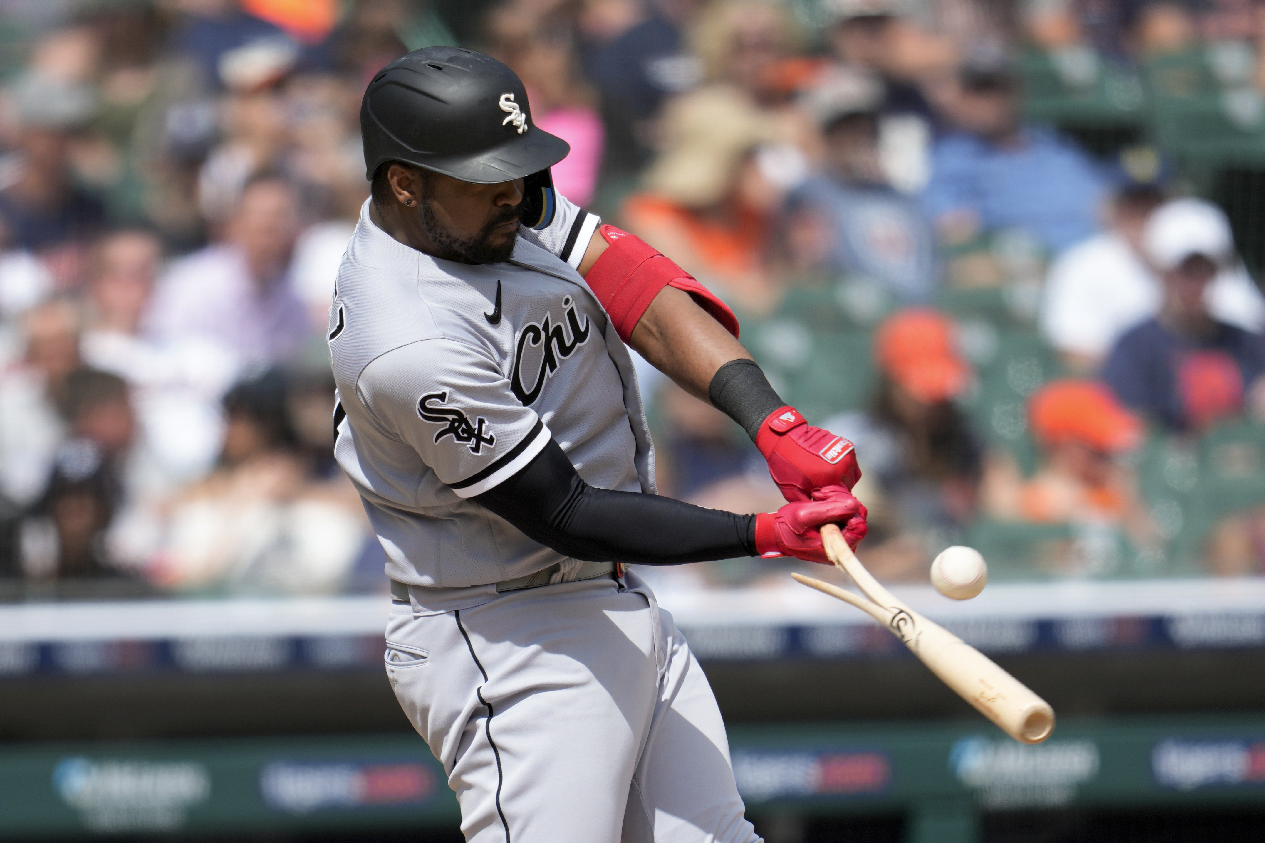 Eloy Jimenez out up to 6 months in White Sox crusher
