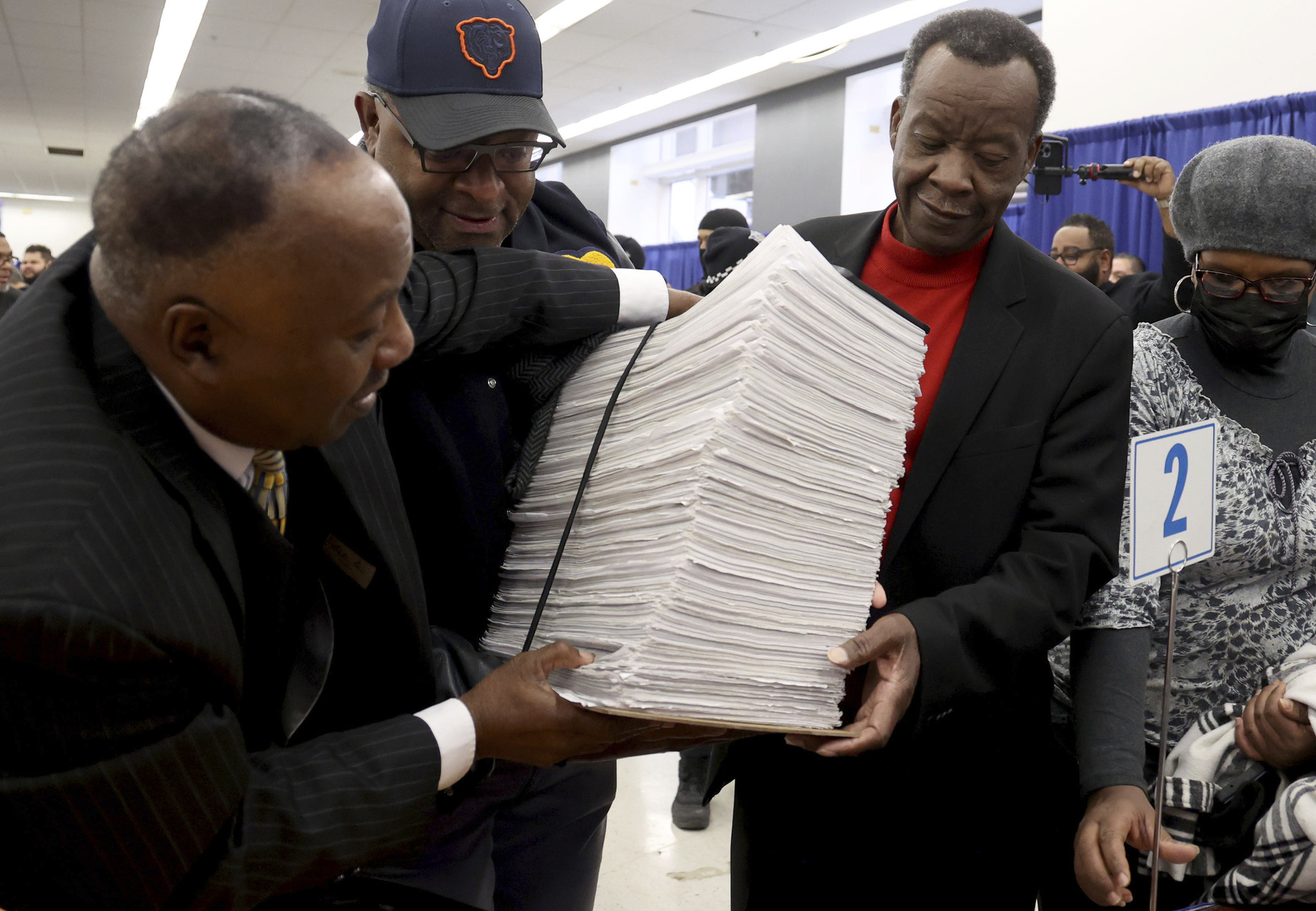 Mayoral challenger Willie Wilson takes aim at violent crime - Chicago  Sun-Times