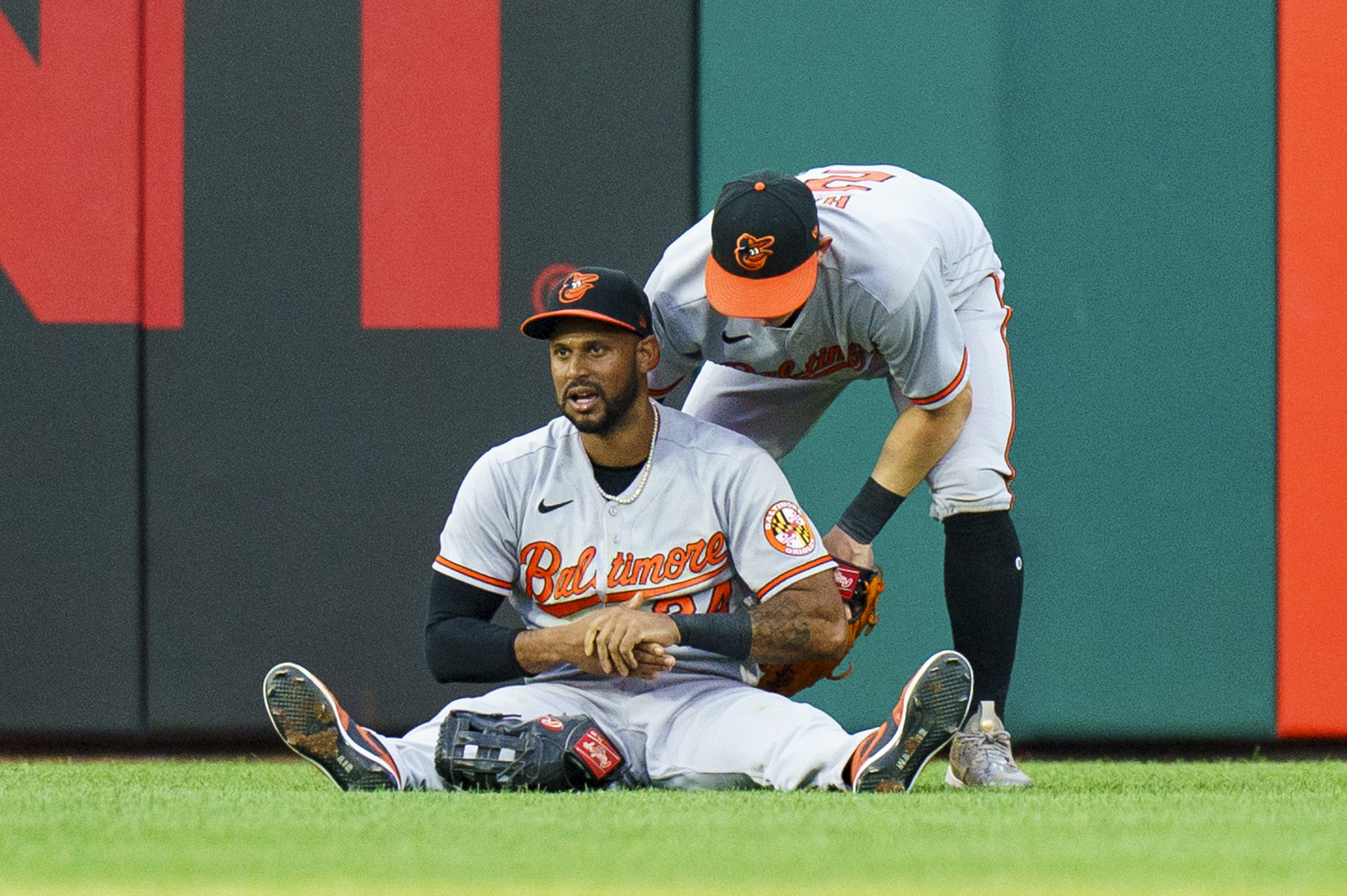 Orioles center fielder Aaron Hicks placed on 10-day injured list with left  hamstring strain