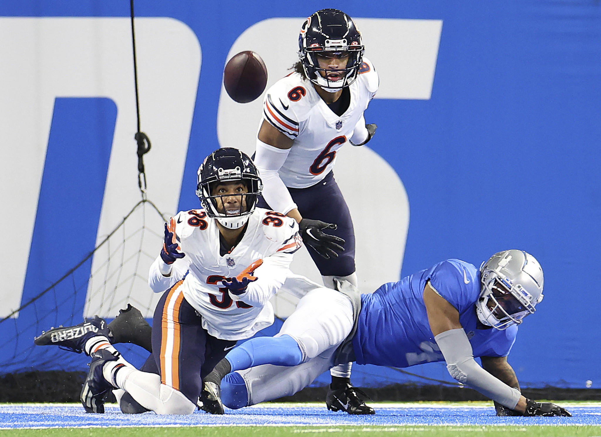 Chicago Bears sign kicker Michael Badgley, Cairo Santos listed as  questionable vs. Giants