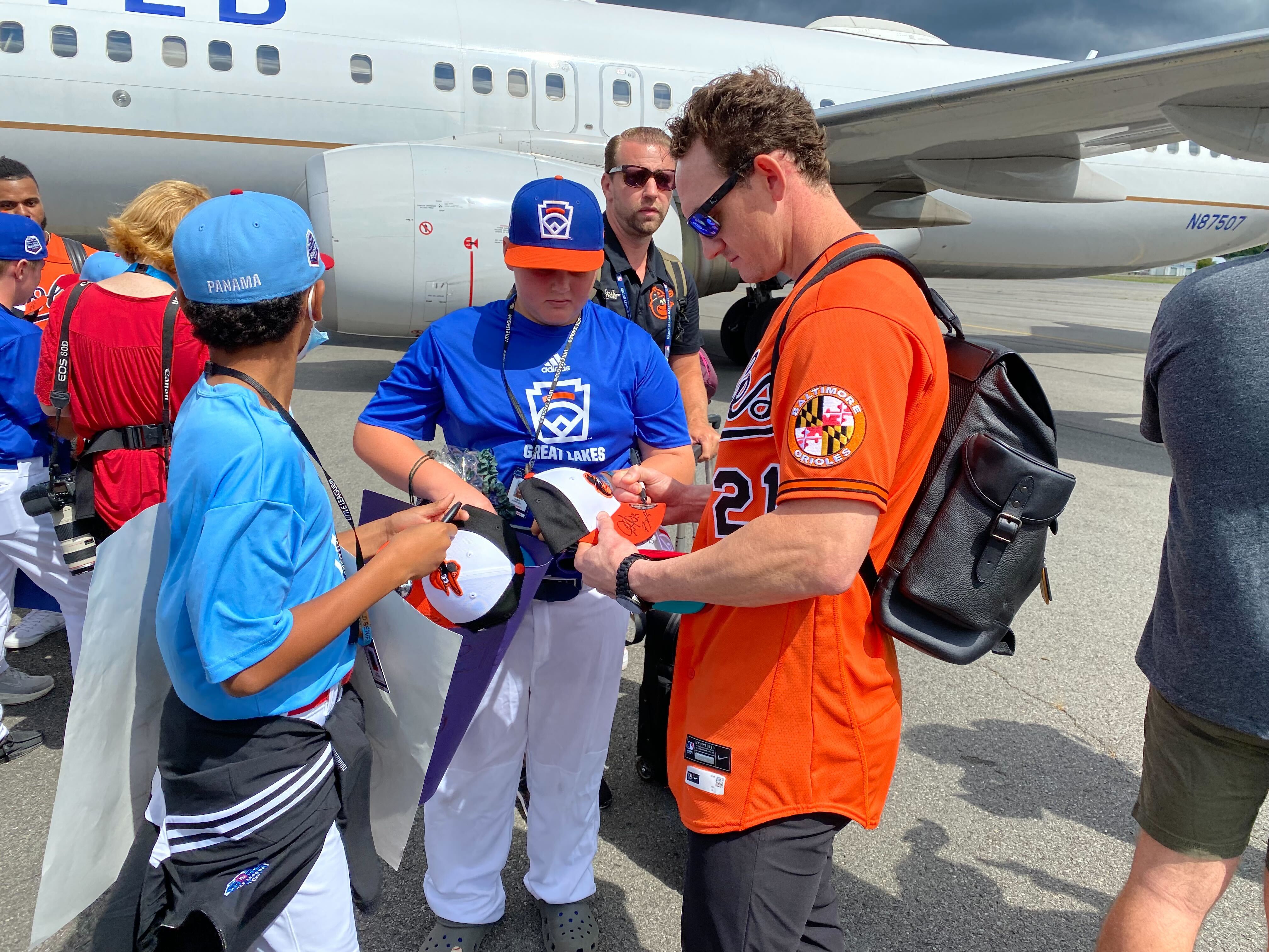 MLB Little League Classic: Orioles connect with young fans