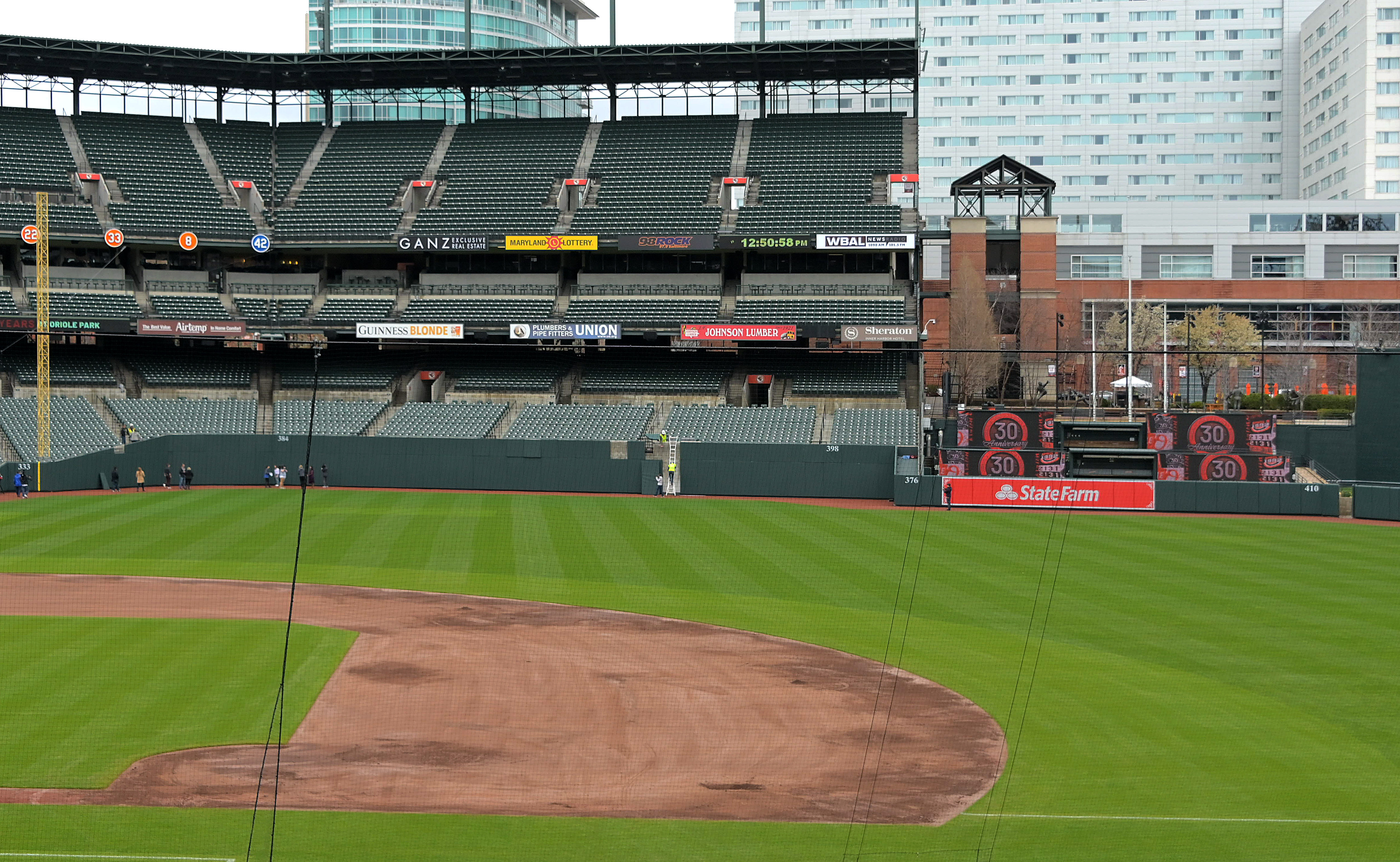 Orioles agree to lease extension for downtown Baltimore ballpark