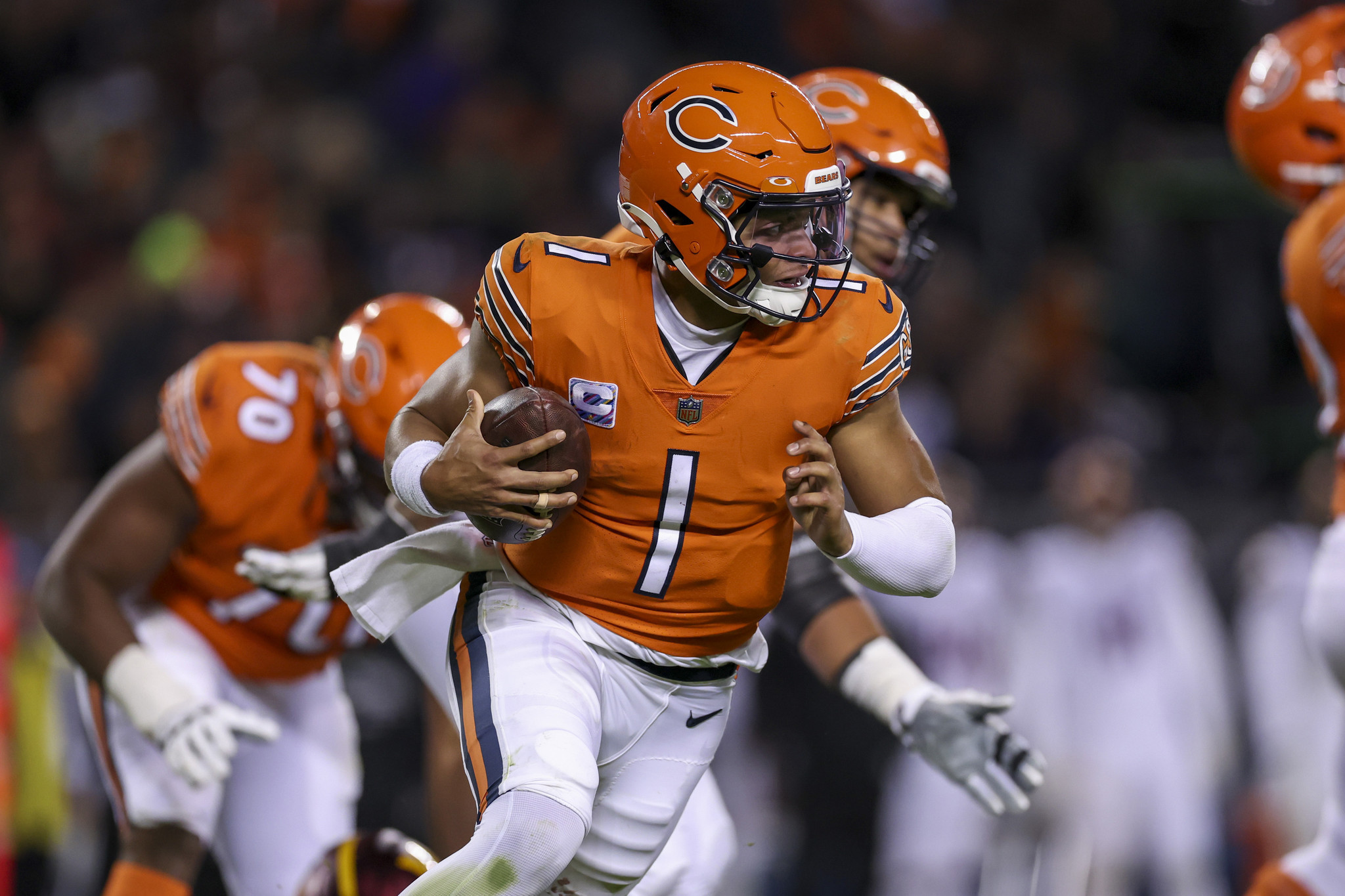 Chicago Bears: The key to Justin Fields starting is himself