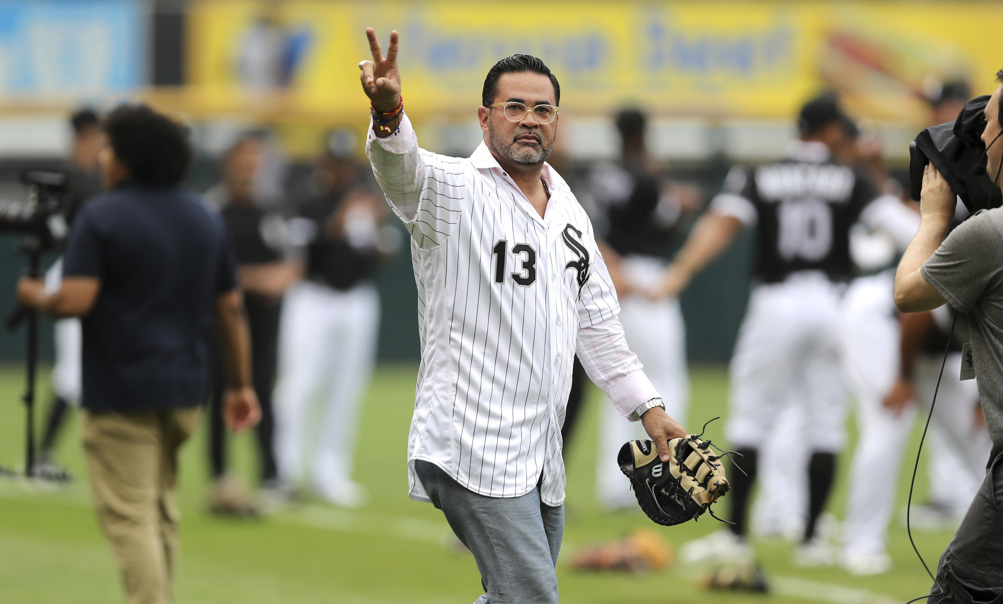 Ozzie Guillen - Chicago White Sox on Make a GIF