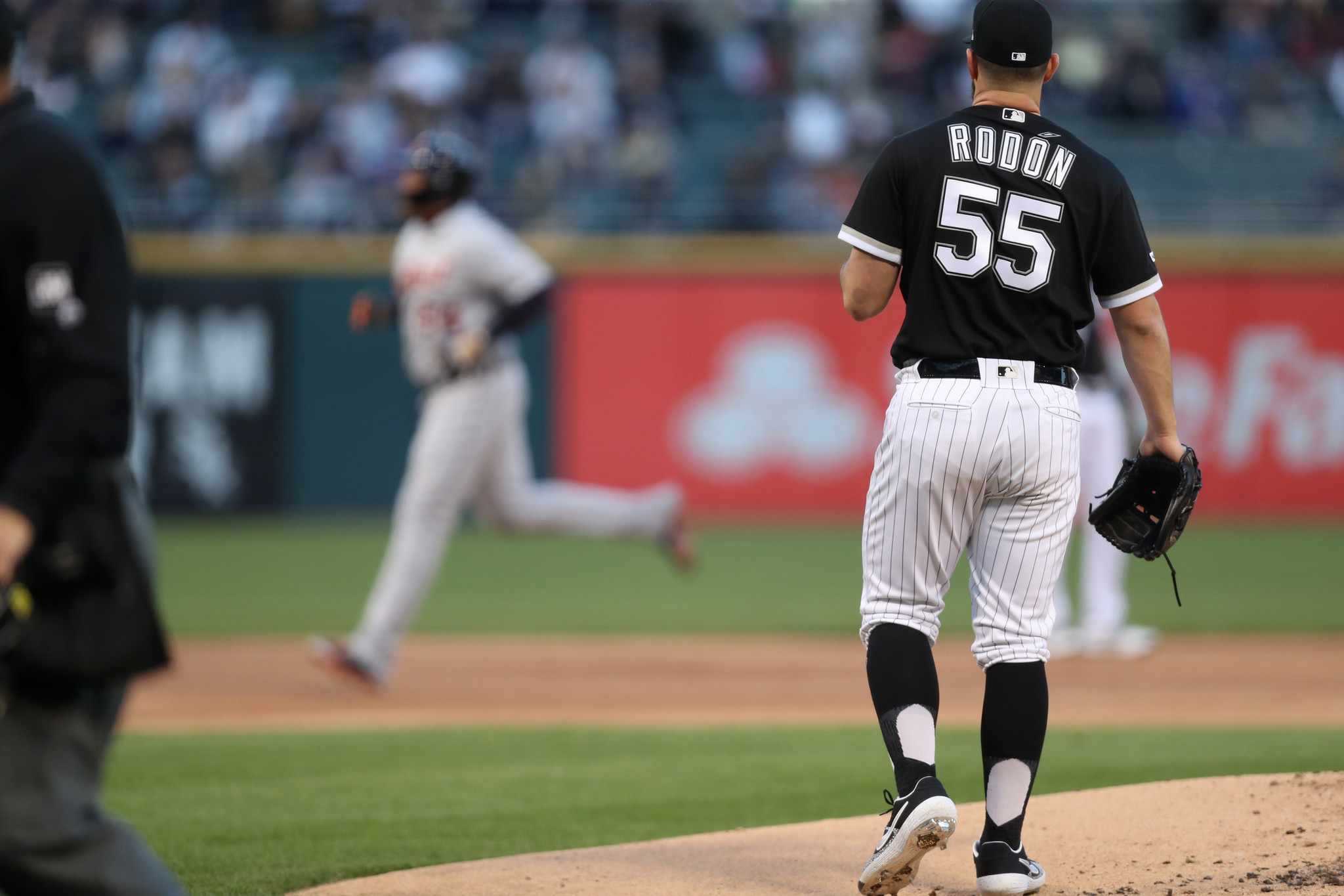 White Sox' Carlos Rodón hits open market without qualifying offer