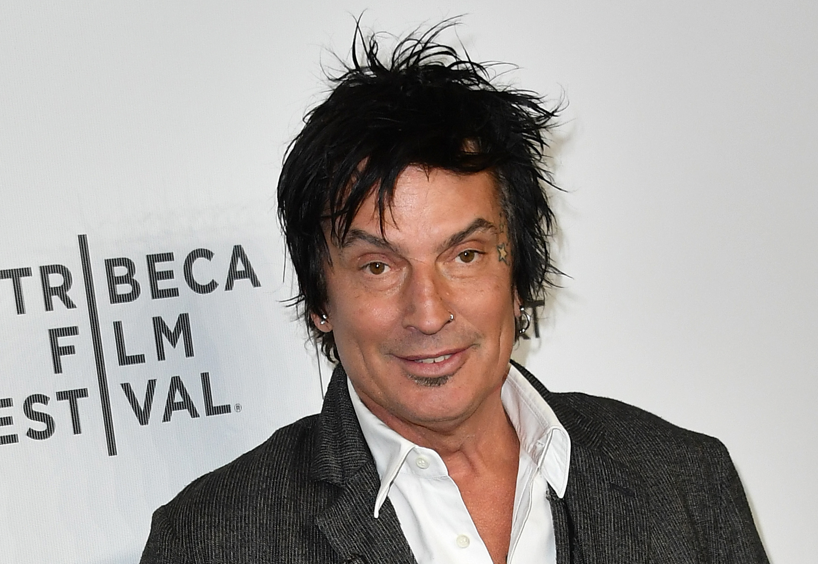 Tommy Lee shares full-frontal snap all over social media – New York Daily  News