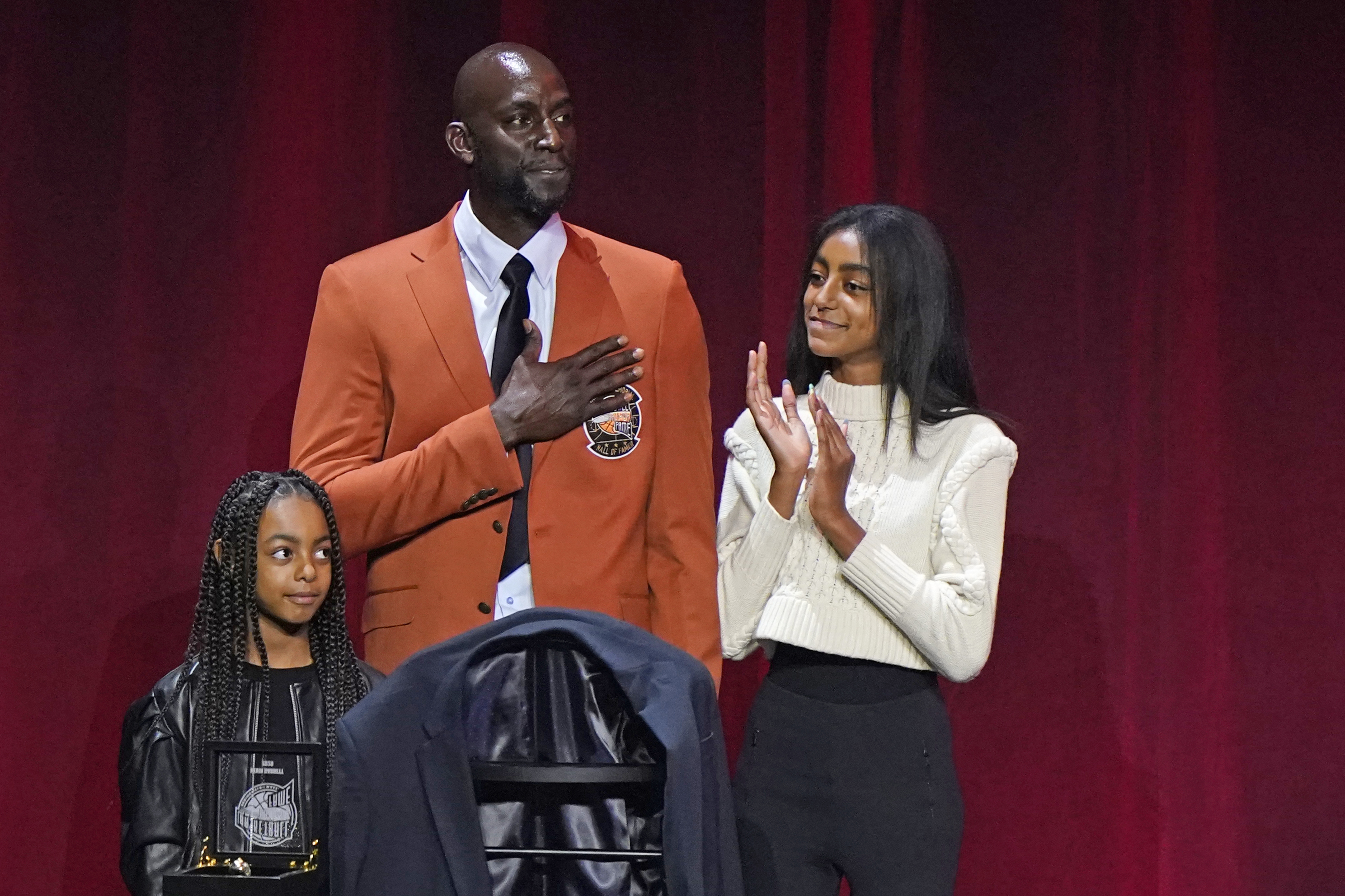 Vanessa Bryant Delivers Emotional Hall of Fame Speech for Kobe - The New  York Times