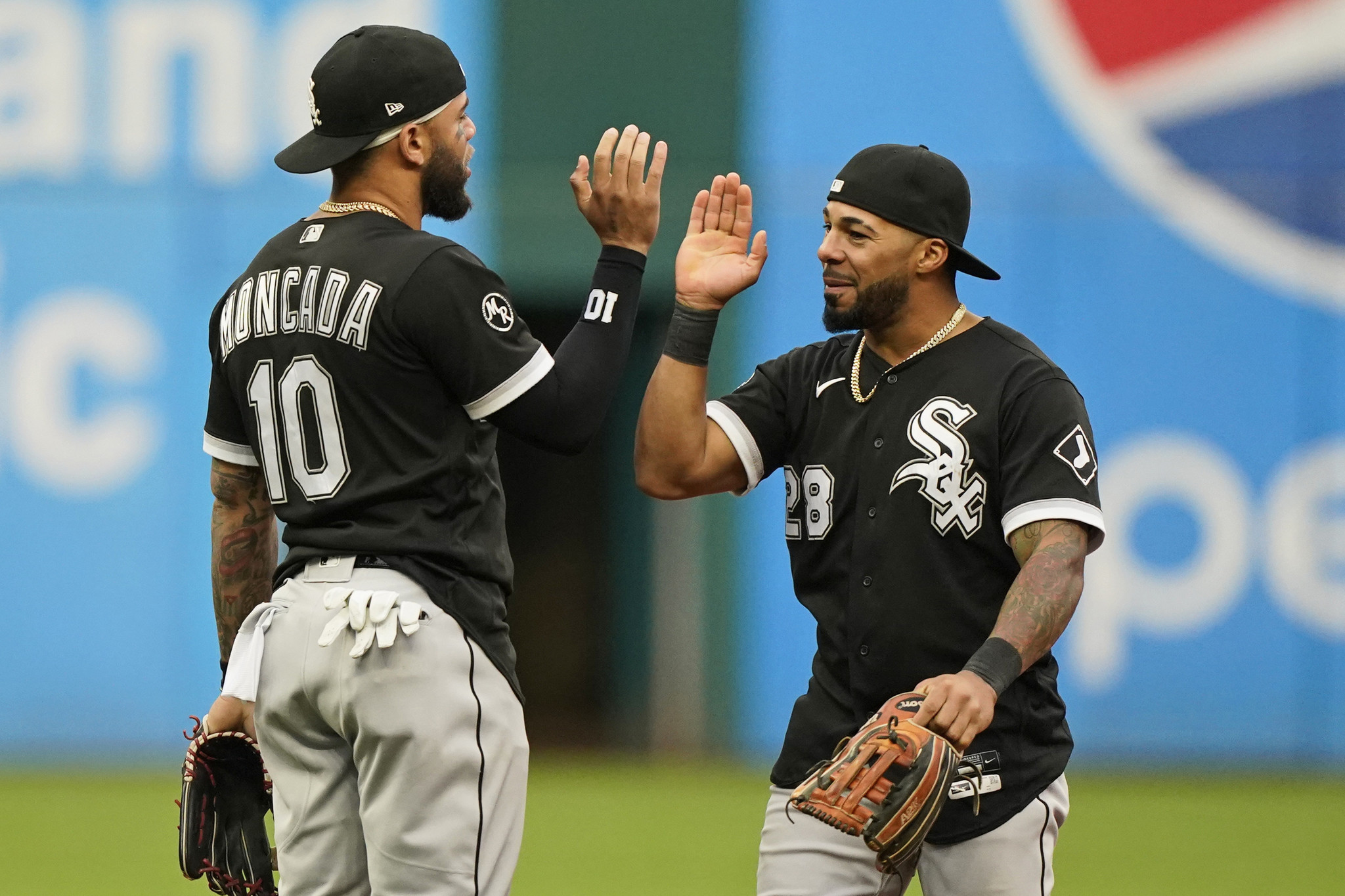White Sox Clinch AL Central with Victory Over Indians, Chicago News