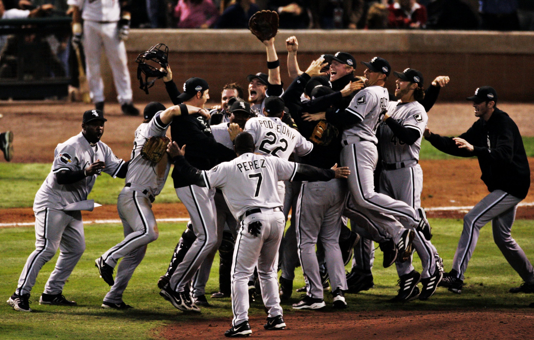 White Sox: 2005 World Series Champions: Chicago Sun-Times, Sporting News,  The: 9781596701397: : Books