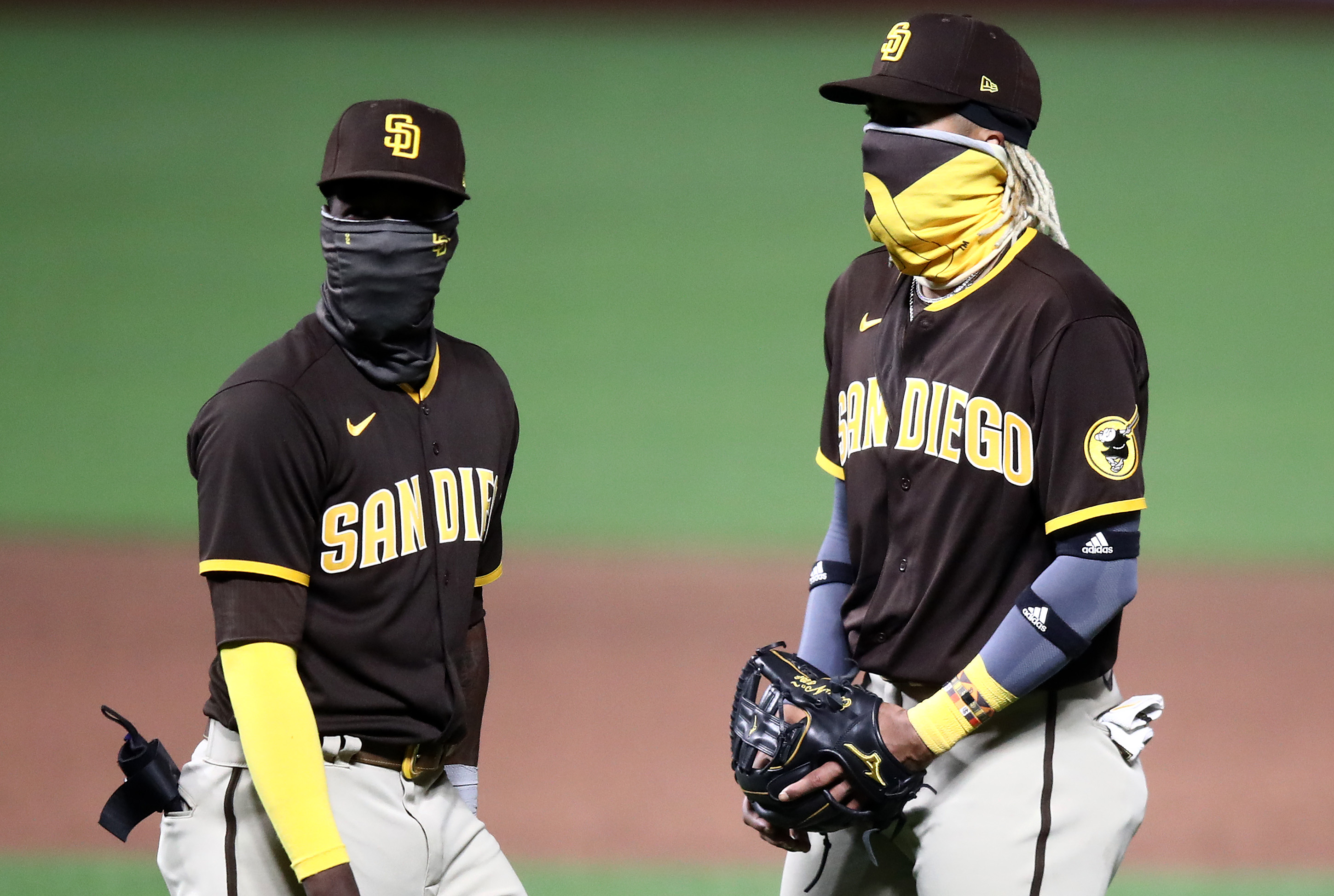 Chia sẻ với hơn 51 về face mask MLB mới nhất  cdgdbentreeduvn