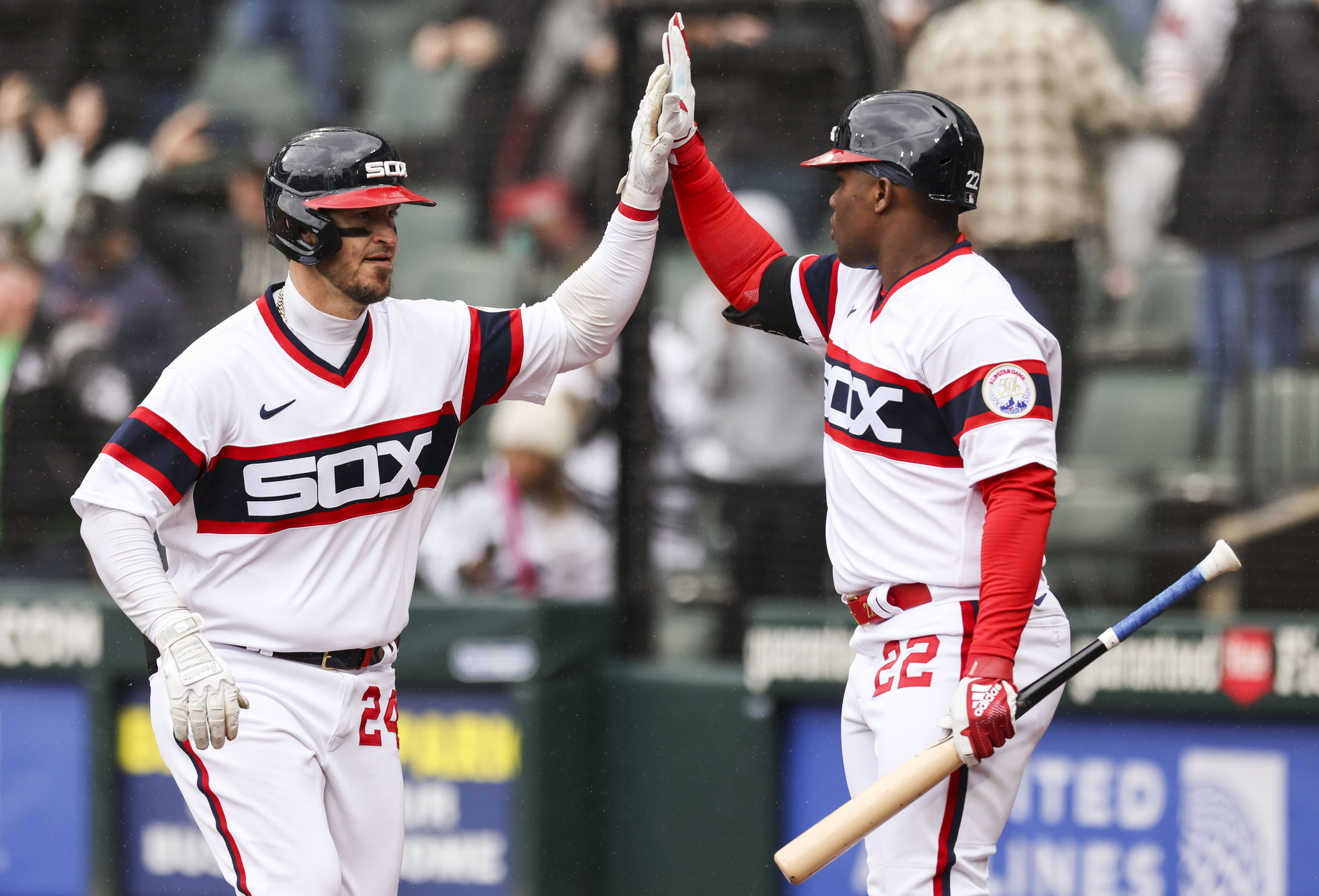 Chicago White Sox snap 10-game skid with 7-run 9th inning