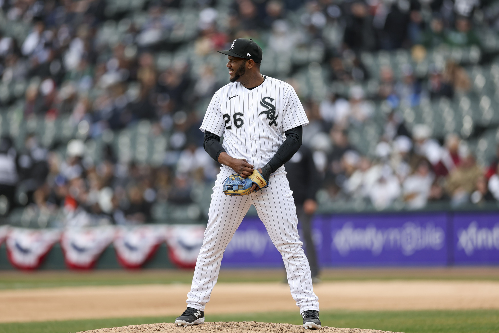 Photos: Chicago White Sox lose home opener 12-3