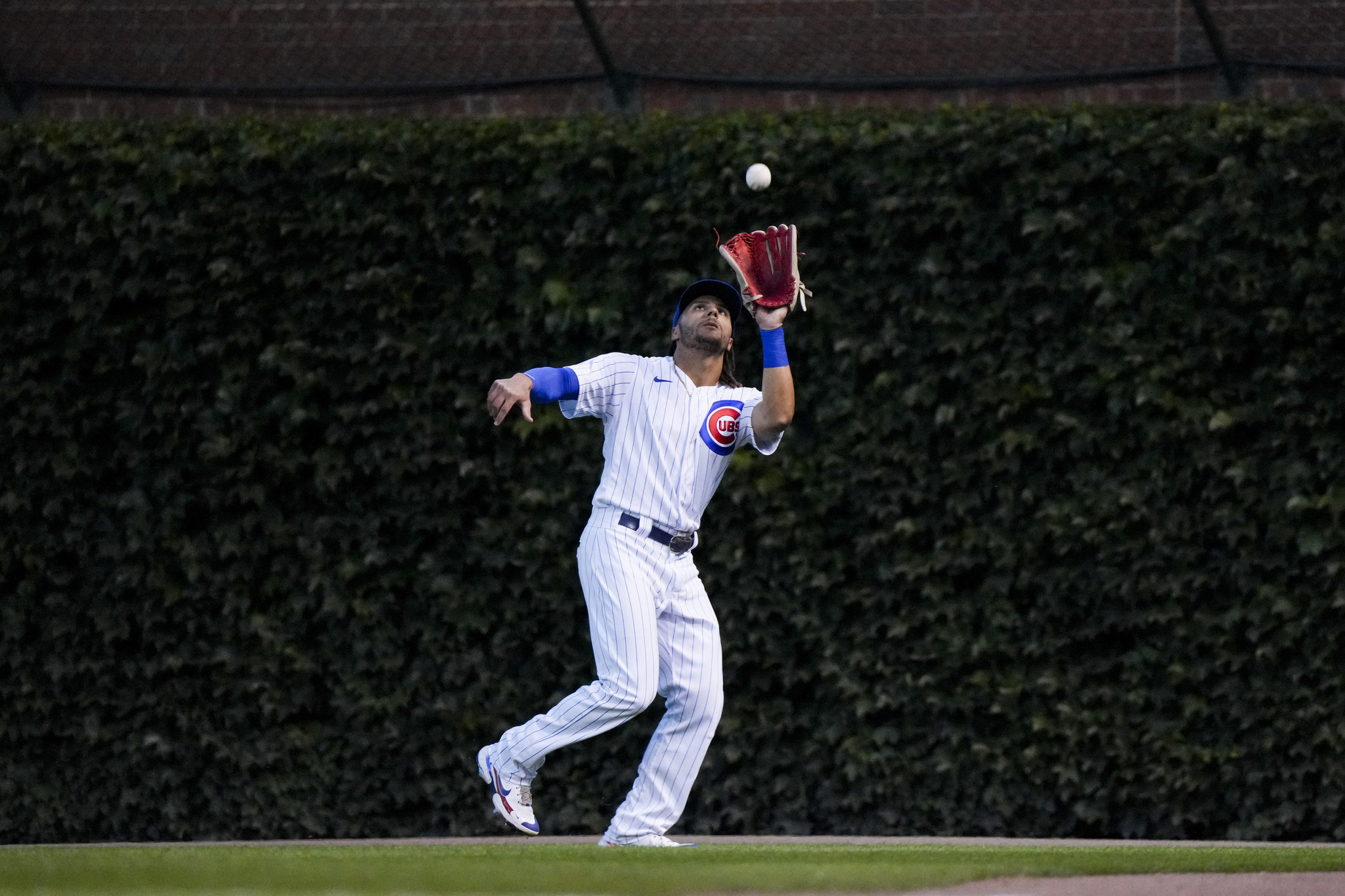 Chicago Cubs get outhit 14-3 as their win streak ends at 5