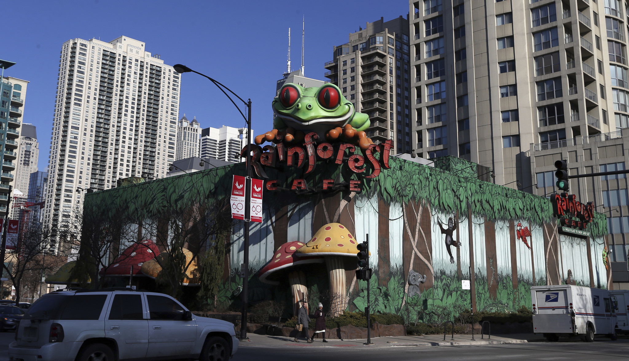 Abandoned Rain Forest Cafe in Chicago 